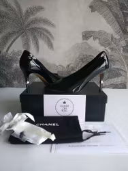 Chanel patent calfskin heels 39 1/2 C