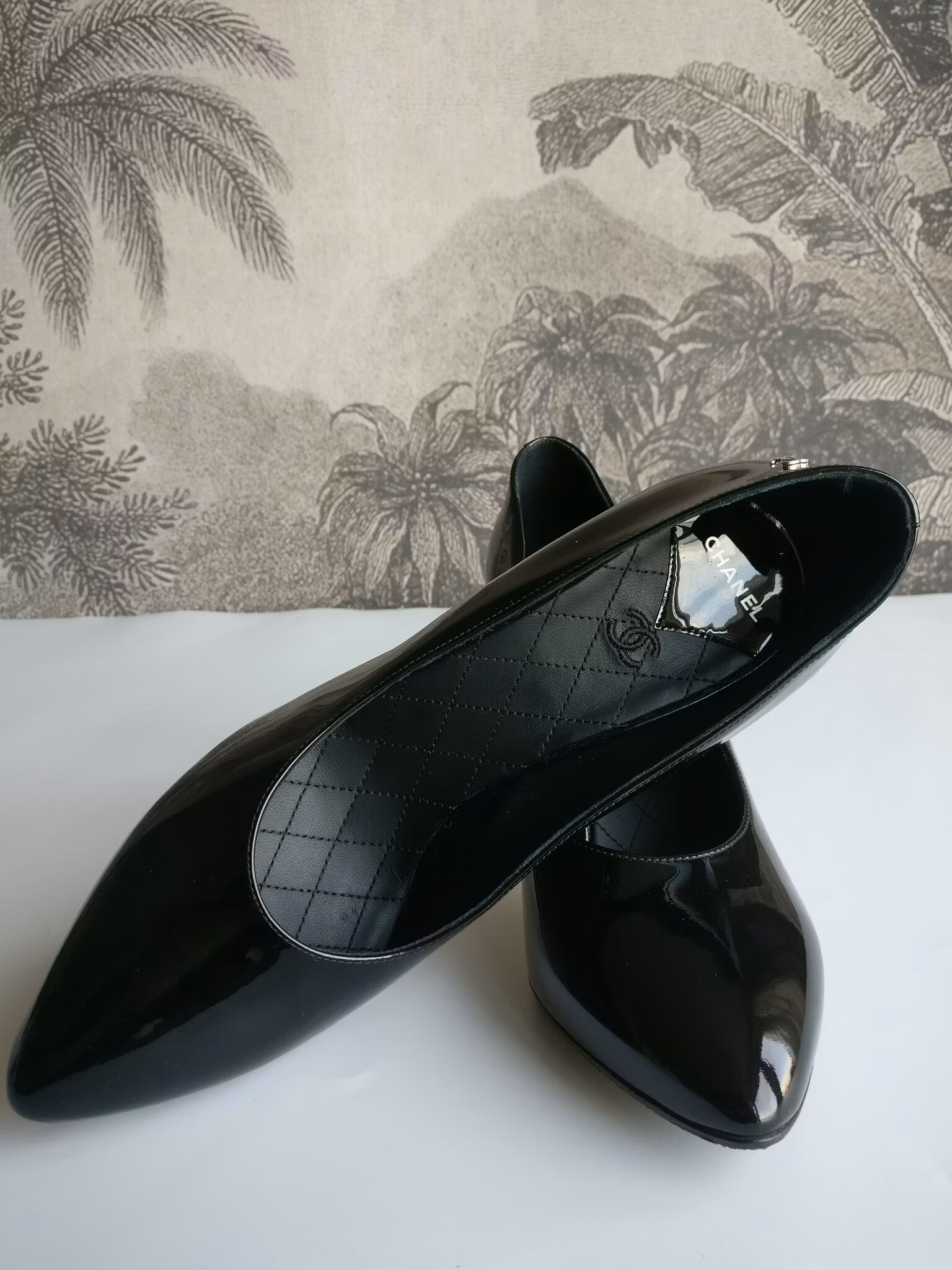 Chanel patent calfskin heels 39 1/2 C