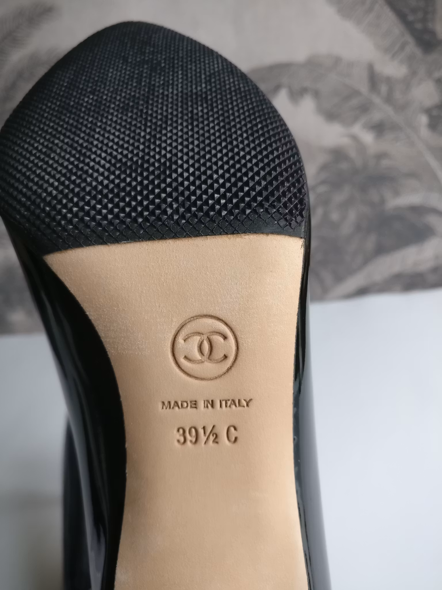 Chanel patent calfskin heels 39 1/2 C