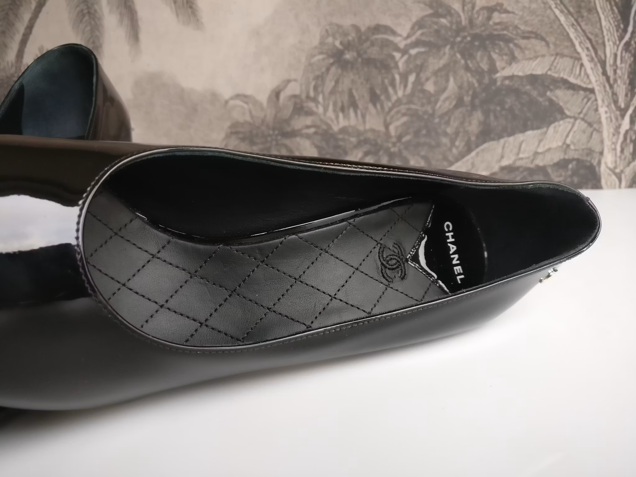 Chanel patent calfskin heels 39 1/2 C