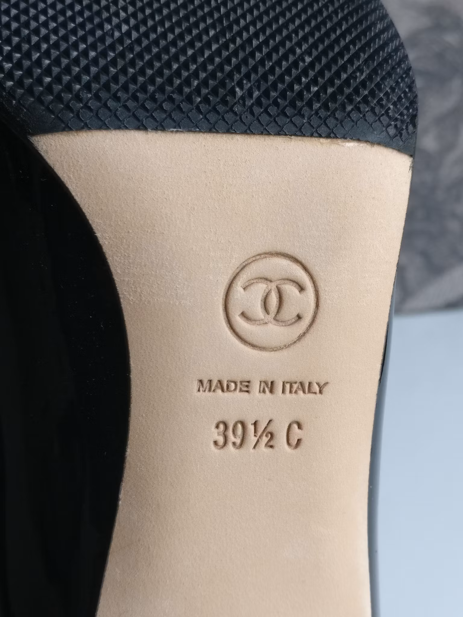 Chanel patent calfskin heels 39 1/2 C