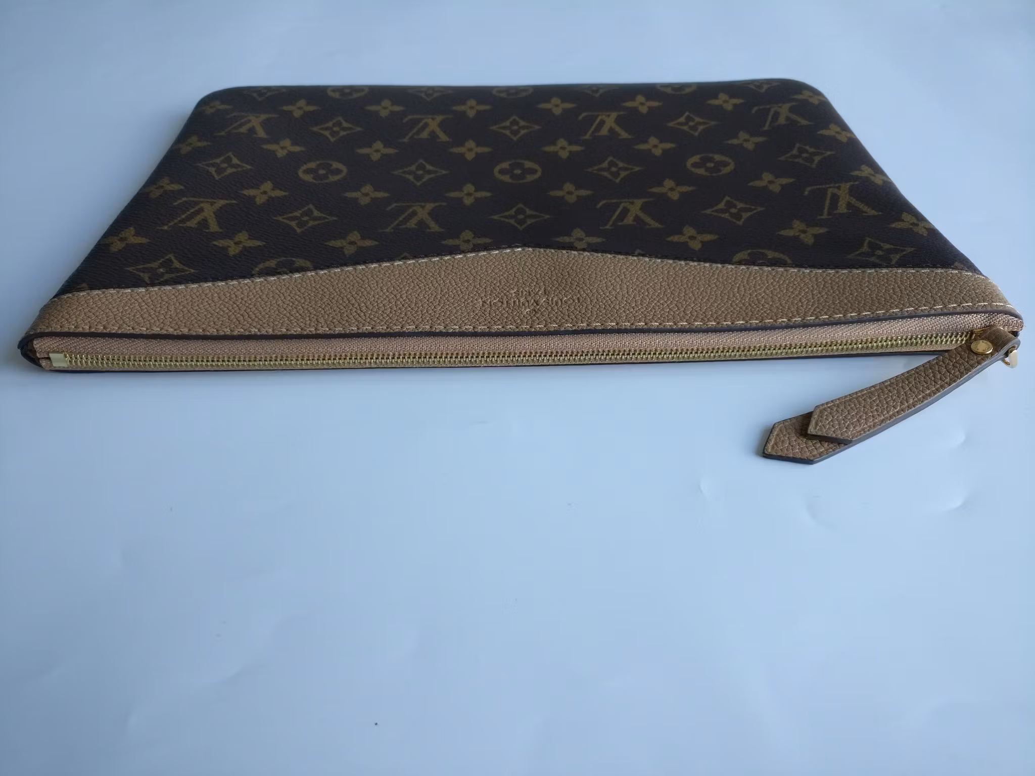 Louis Vuitton Daily pouch sesame