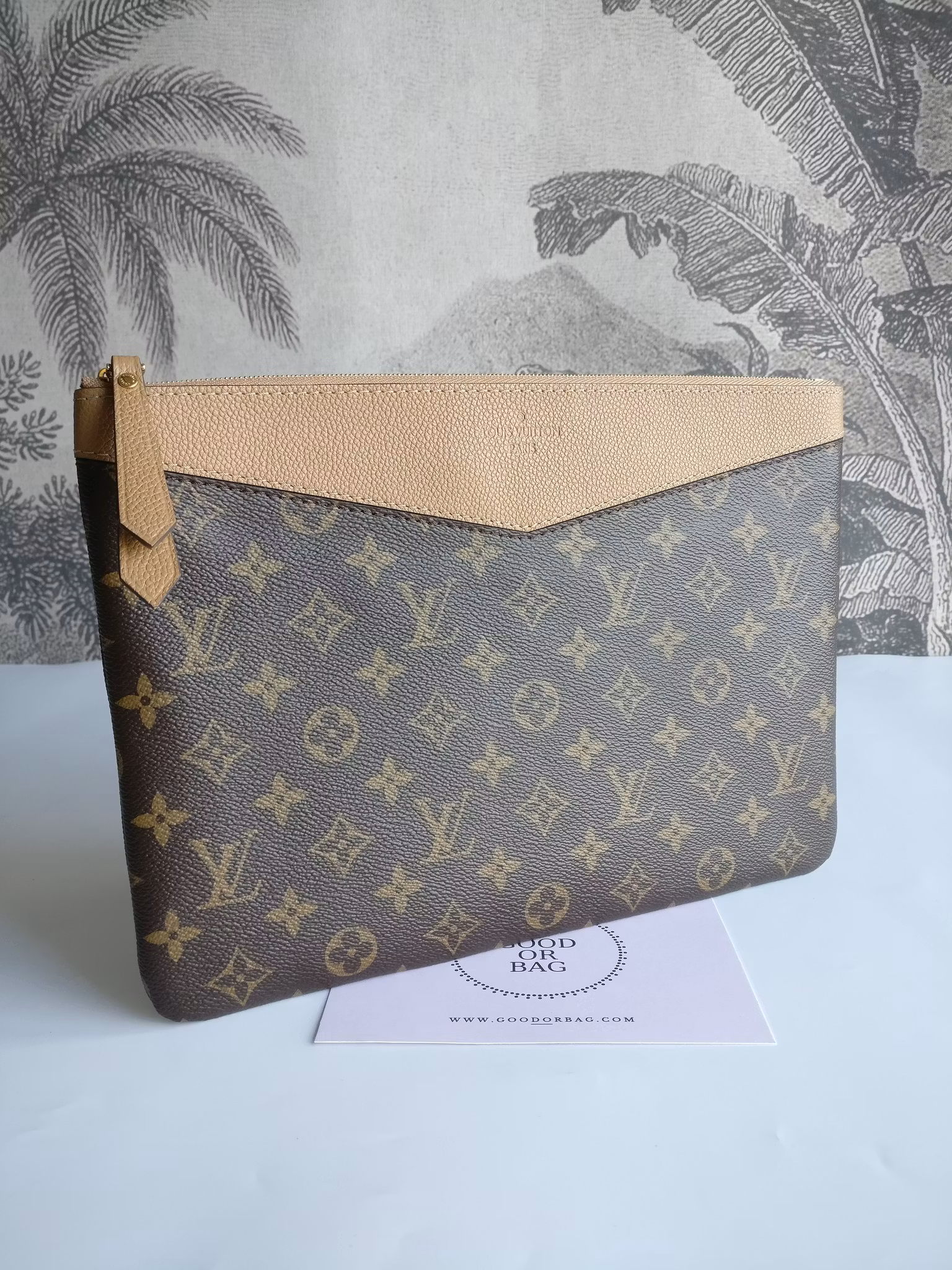 Louis Vuitton Daily pouch sesame
