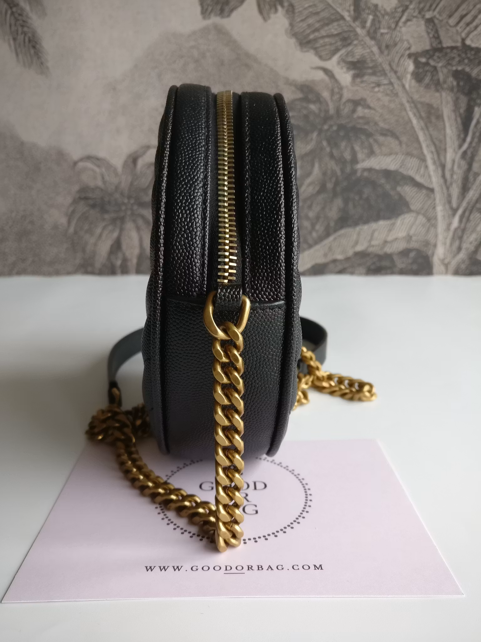 Saint Laurent Round Bag grain de poudre