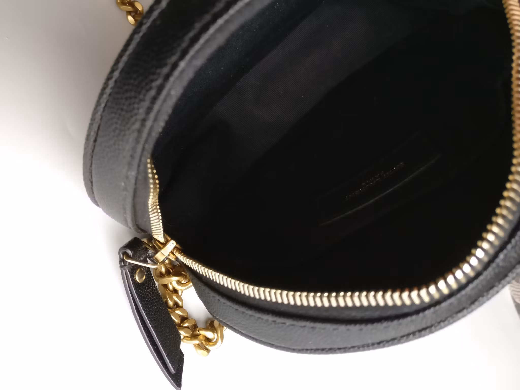 Saint Laurent Round Bag grain de poudre