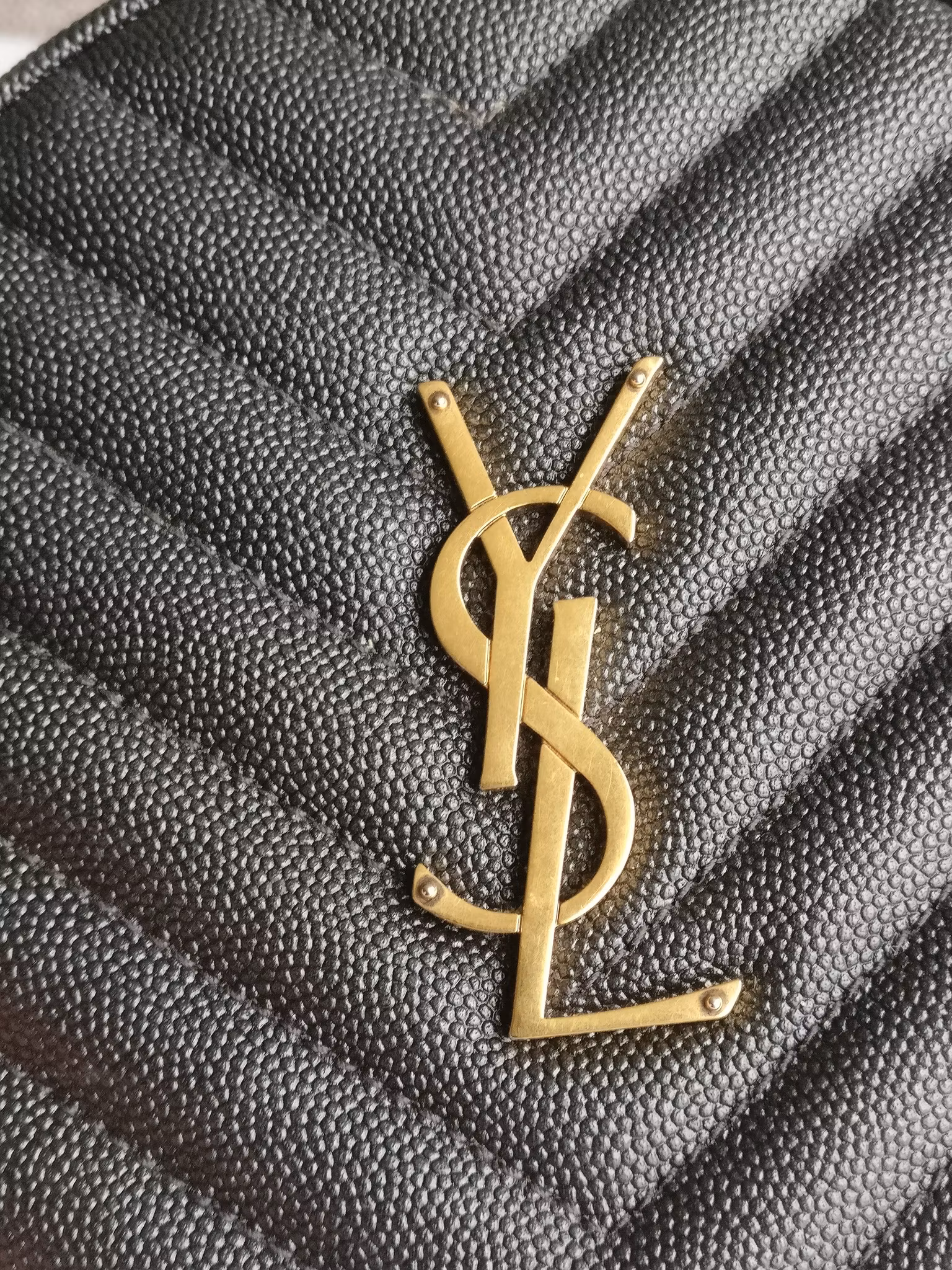 Saint Laurent Round Bag grain de poudre