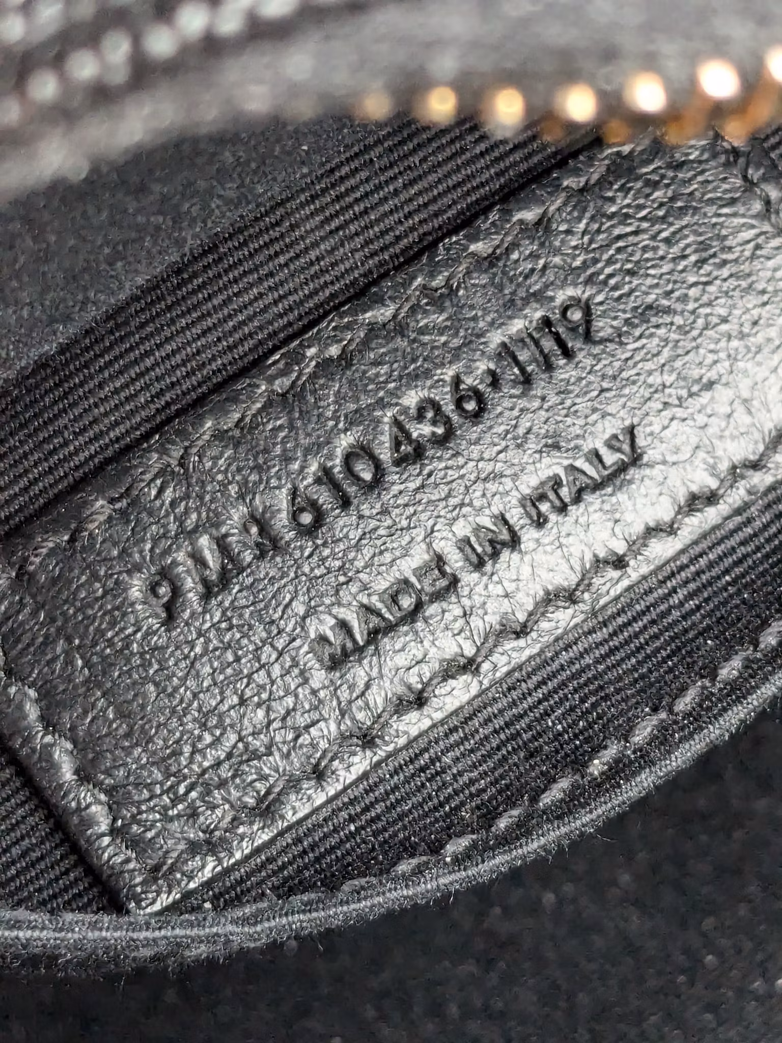 Saint Laurent Round Bag grain de poudre