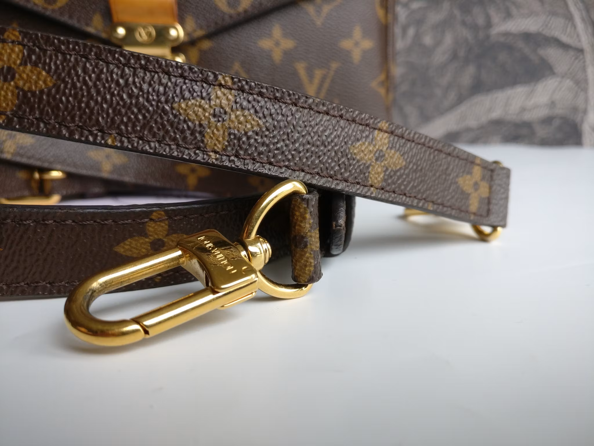 Louis Vuitton Pochette Metis