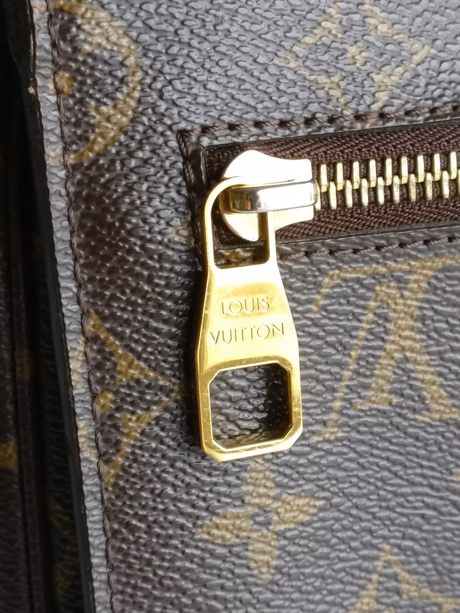 Louis Vuitton Pochette Metis