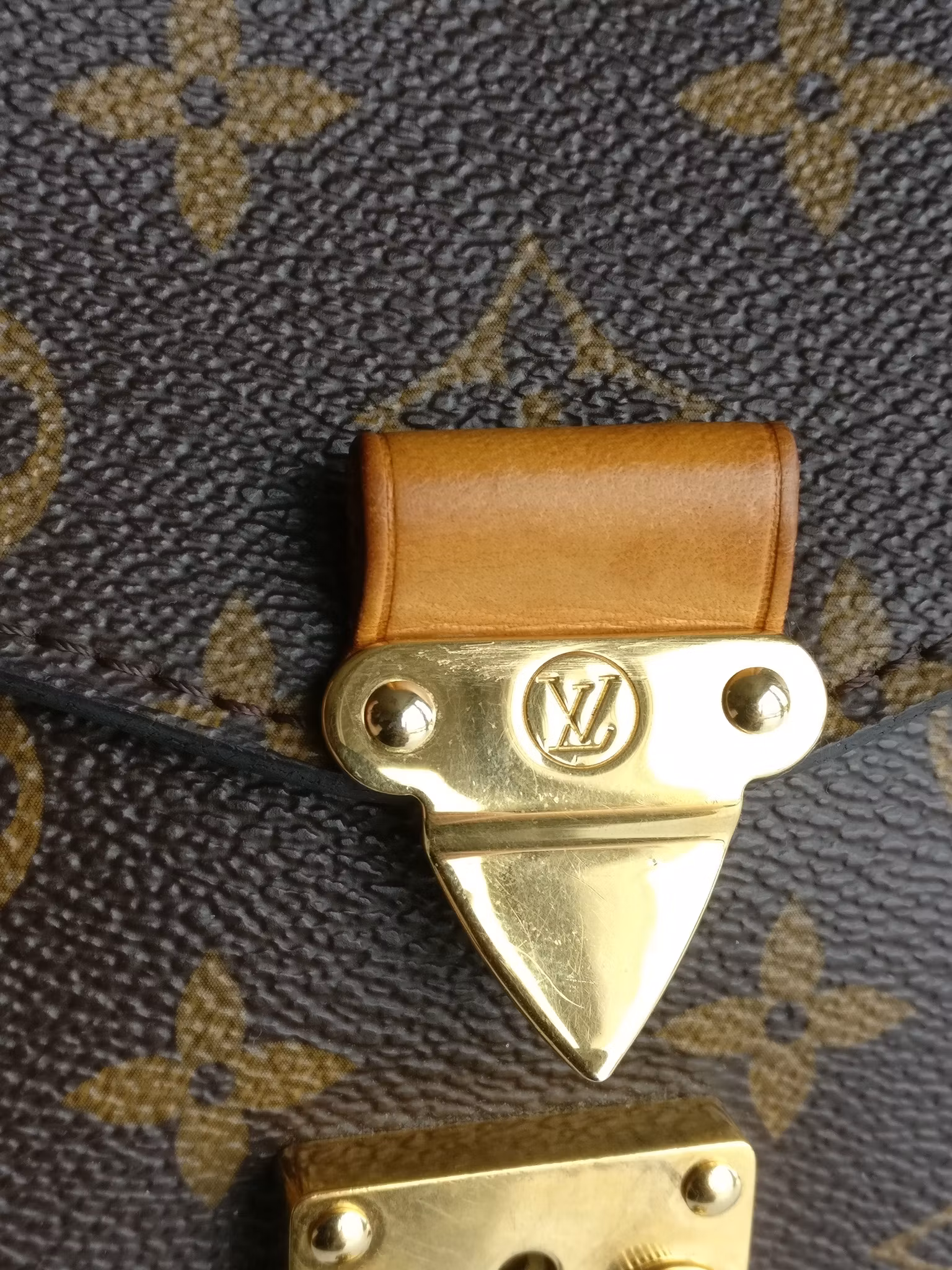 Louis Vuitton Pochette Metis