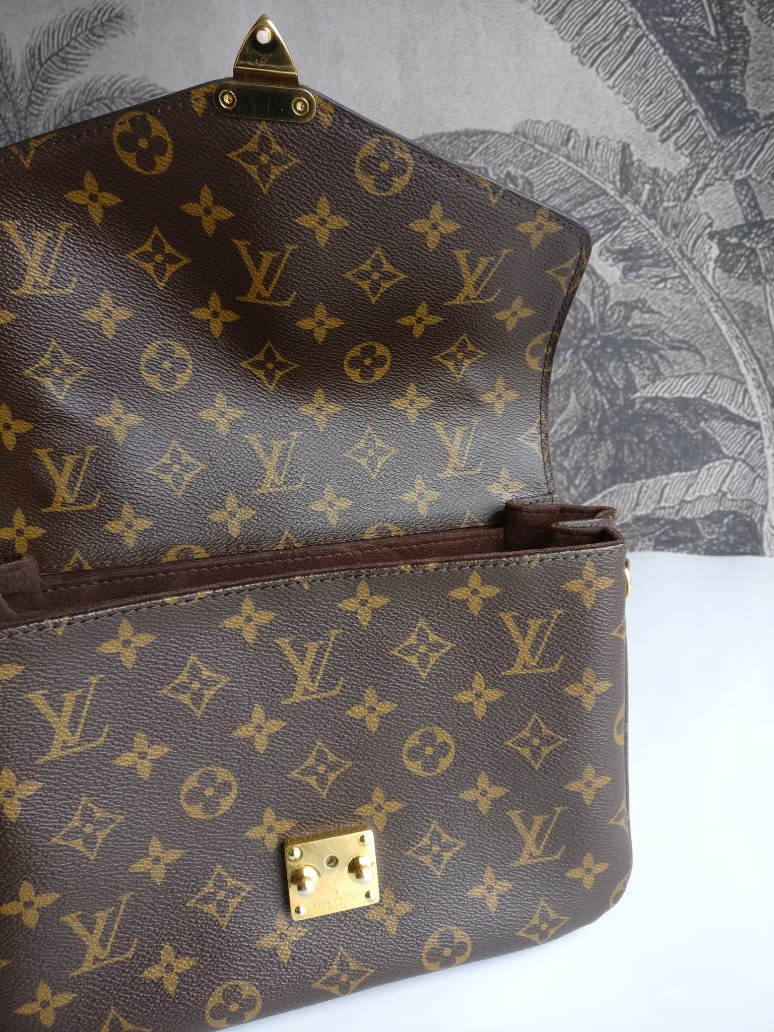 Louis Vuitton Pochette Metis