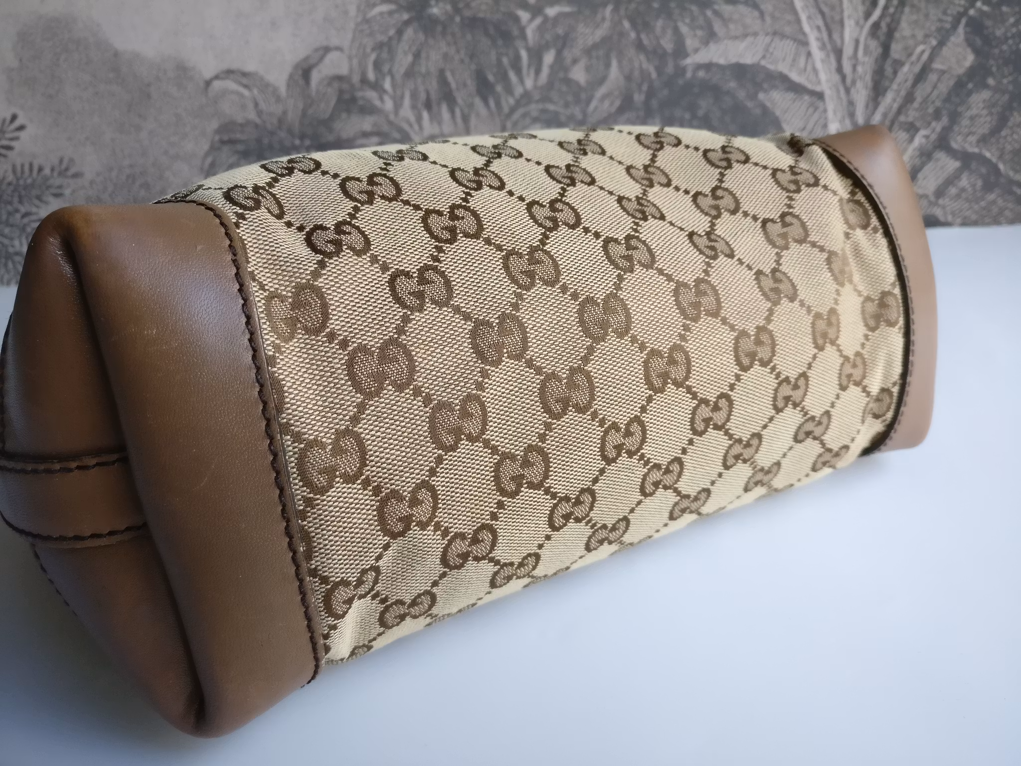 Gucci GG Small Craft Tote with pouch