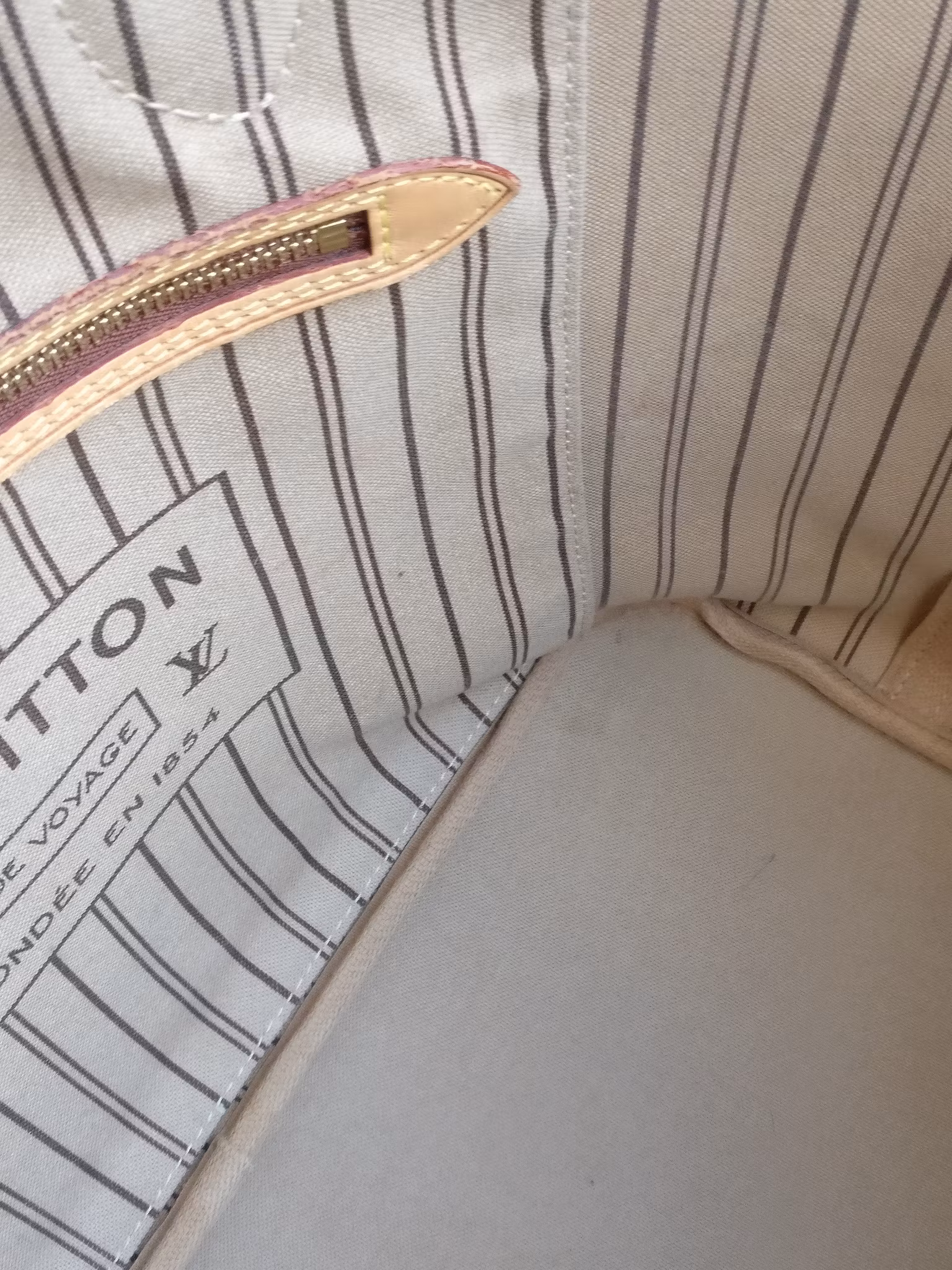 Louis Vuitton Neverfull MM