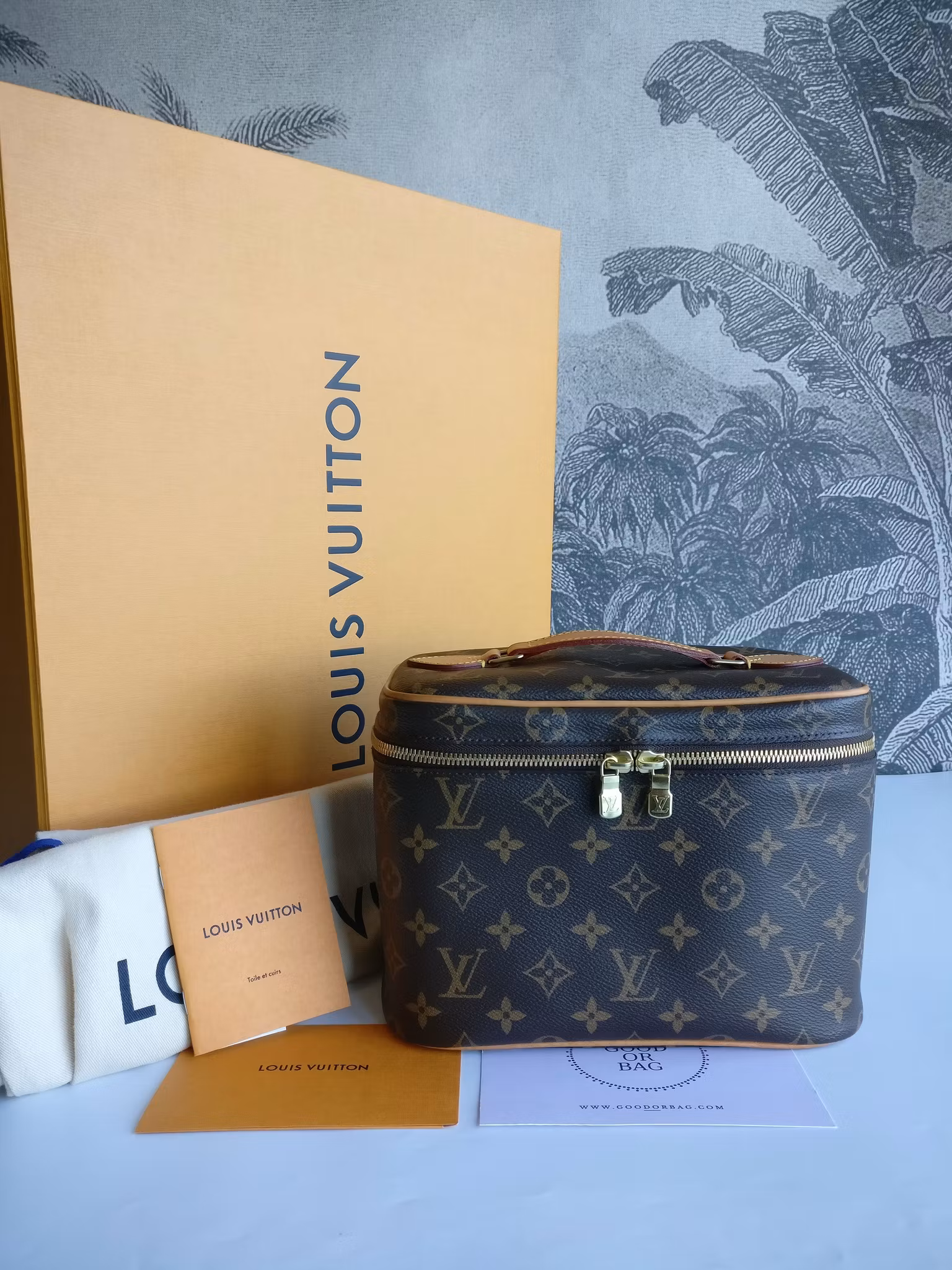 Louis Vuitton Nice BB Vanity