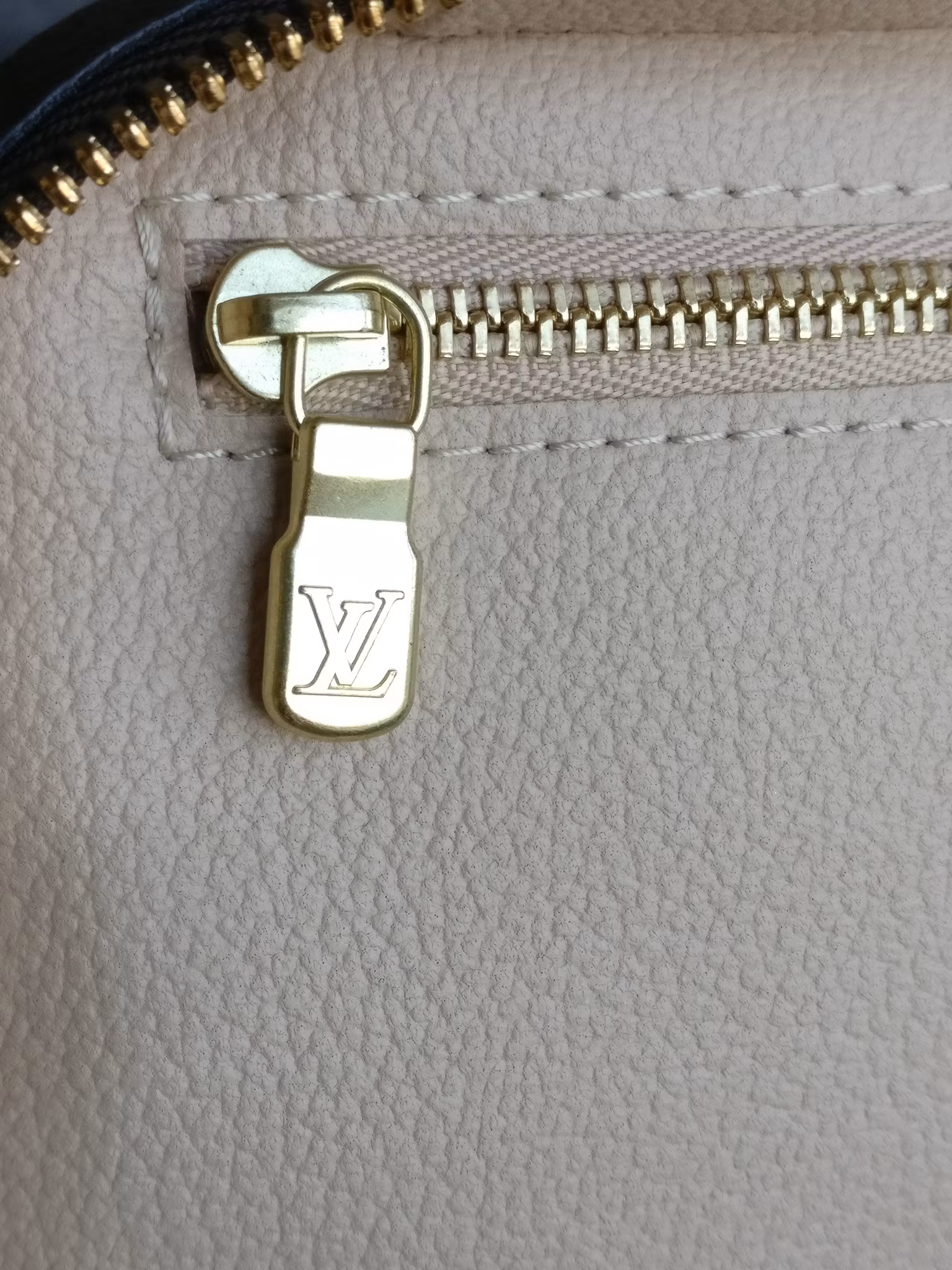 Louis Vuitton Nice BB Vanity