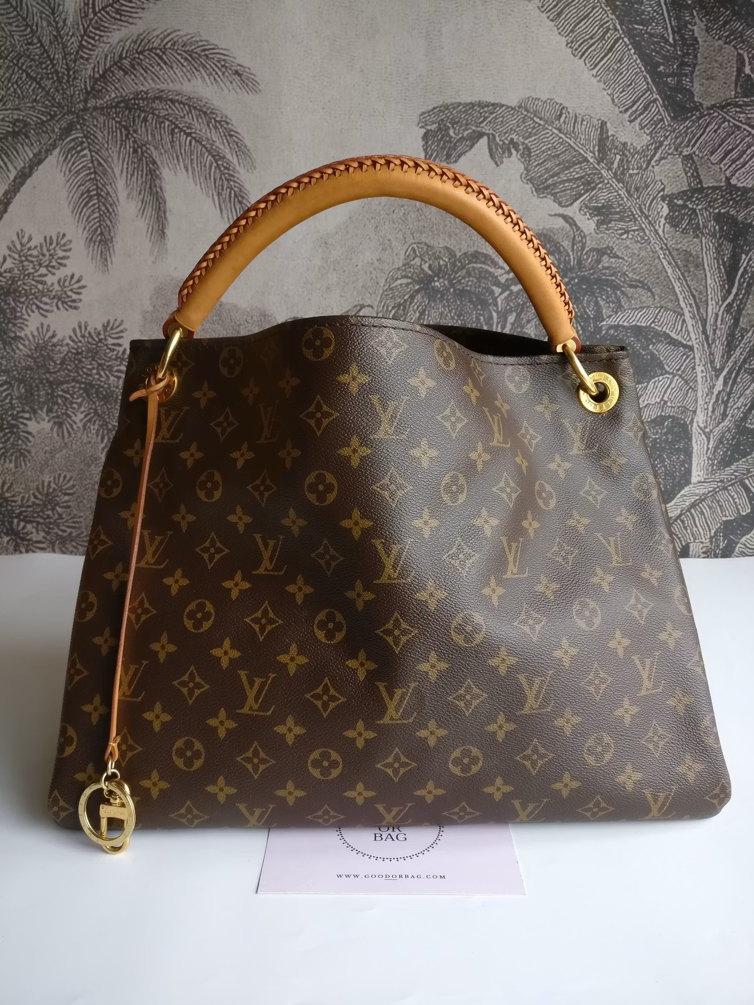 Louis Vuitton Artsy MM monogram
