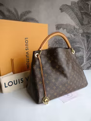 Louis Vuitton Artsy MM monogram