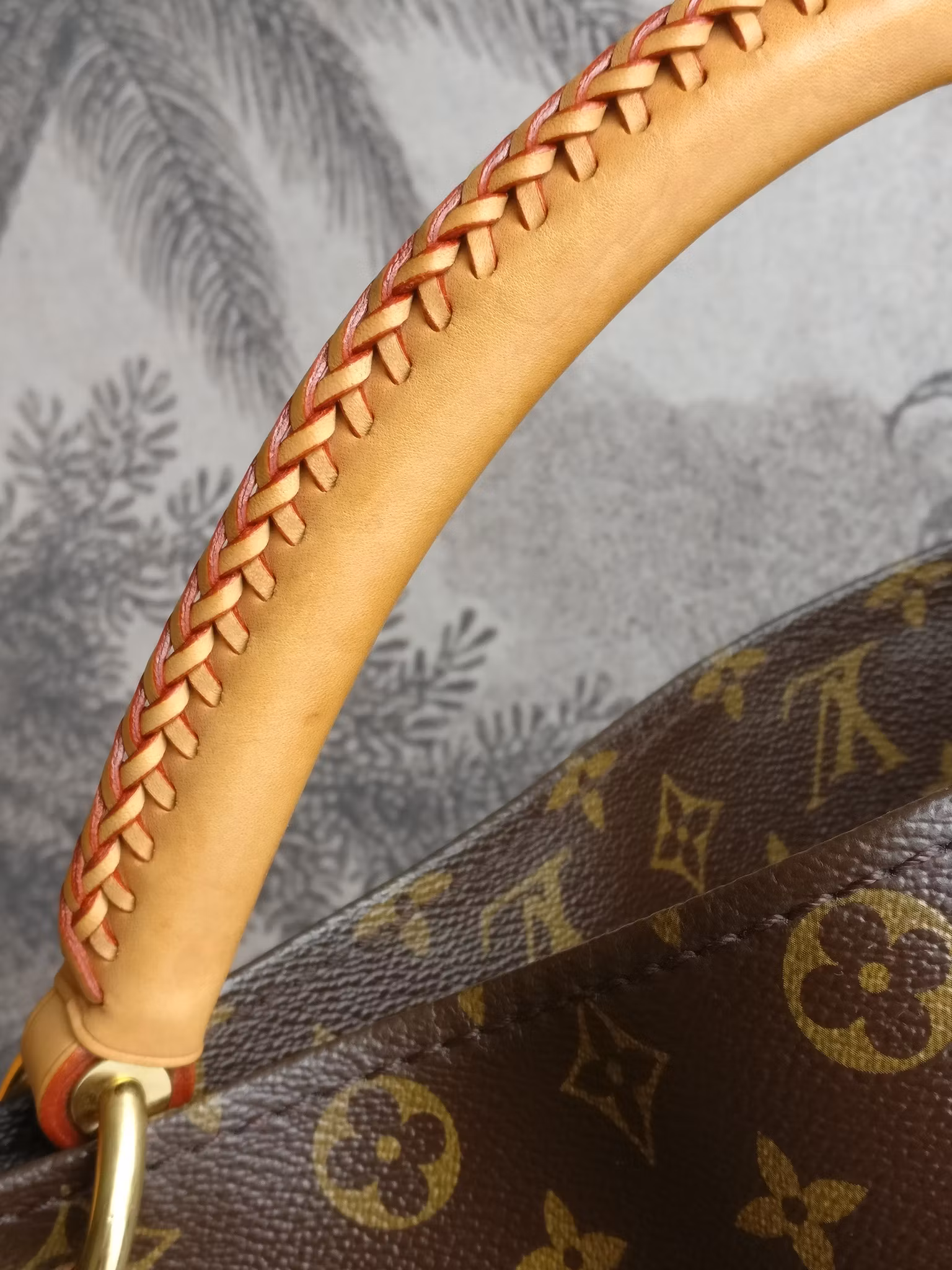 Louis Vuitton Artsy MM monogram