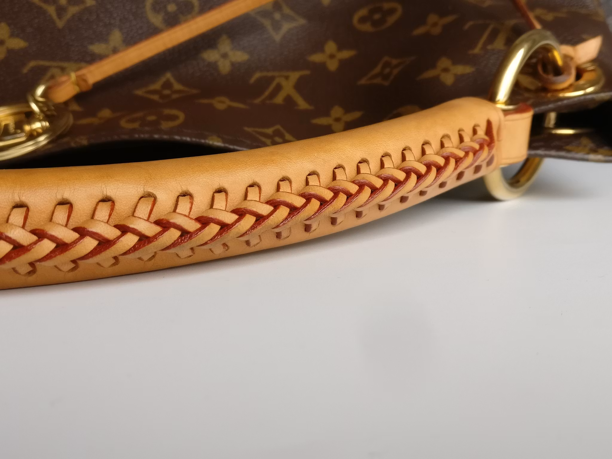 Louis Vuitton Artsy MM monogram