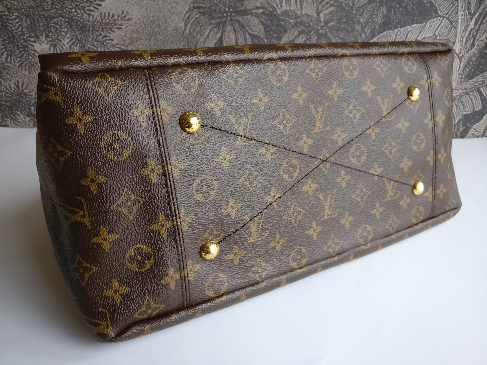 Louis Vuitton Artsy MM monogram