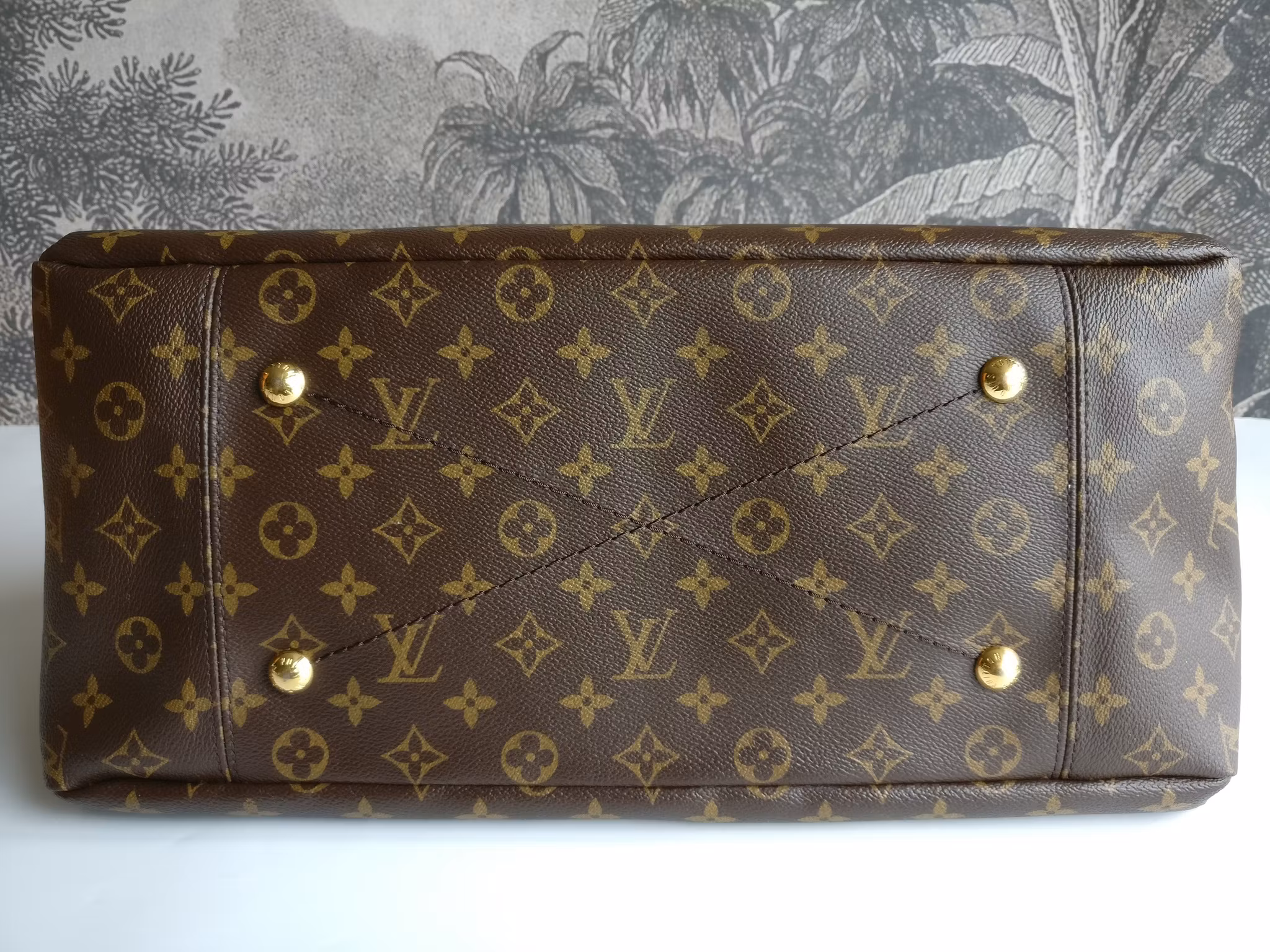 Louis Vuitton Artsy MM monogram
