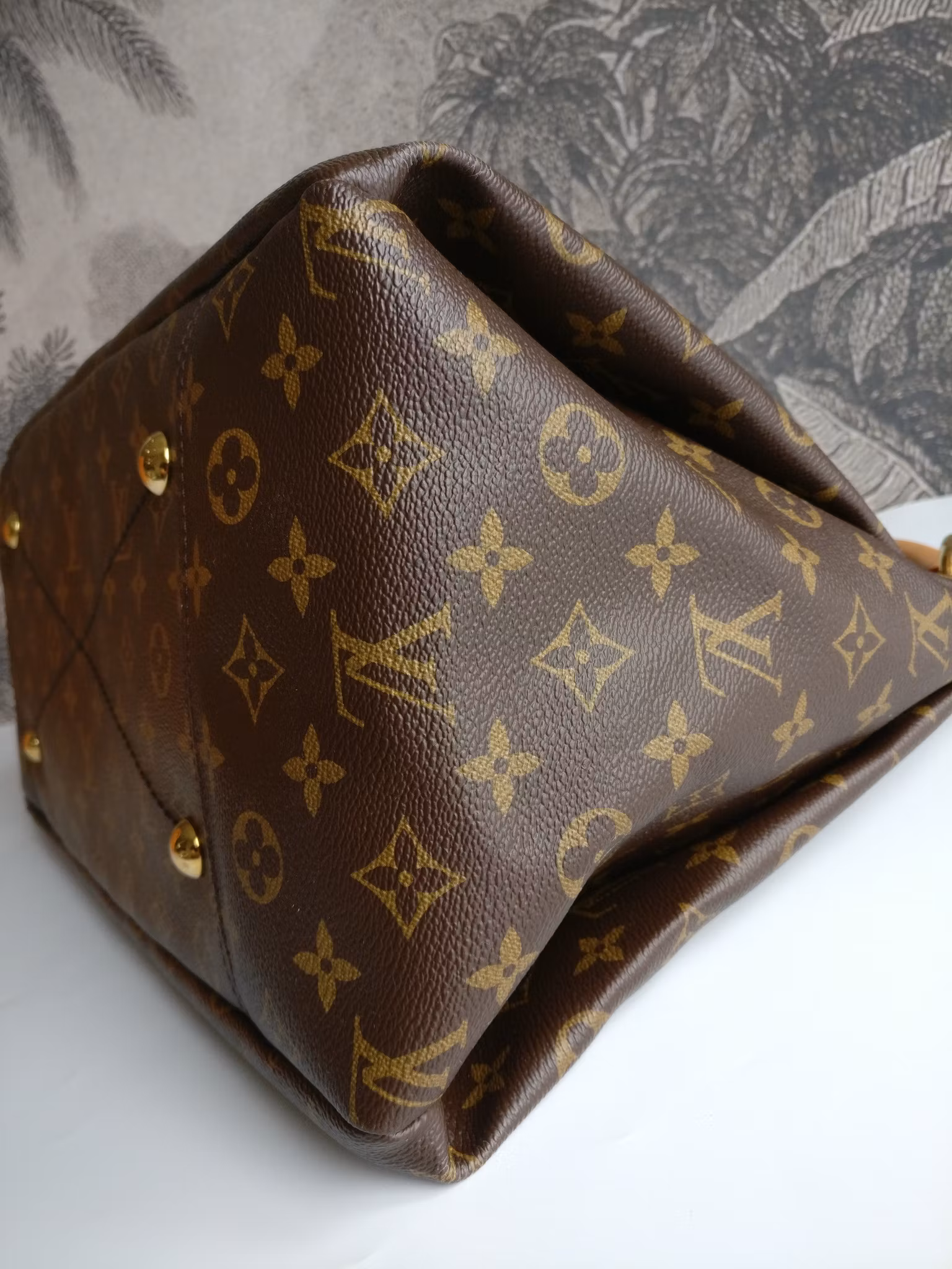 Louis Vuitton Artsy MM monogram