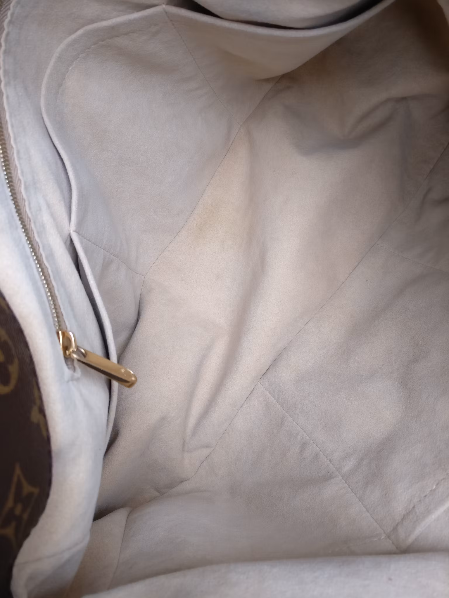 Louis Vuitton Artsy MM monogram