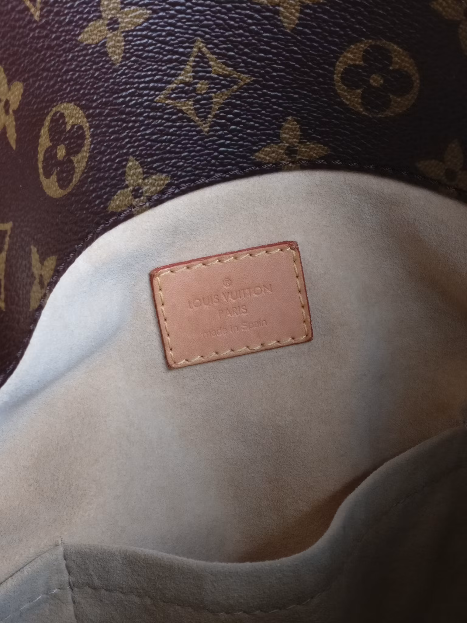 Louis Vuitton Artsy MM monogram