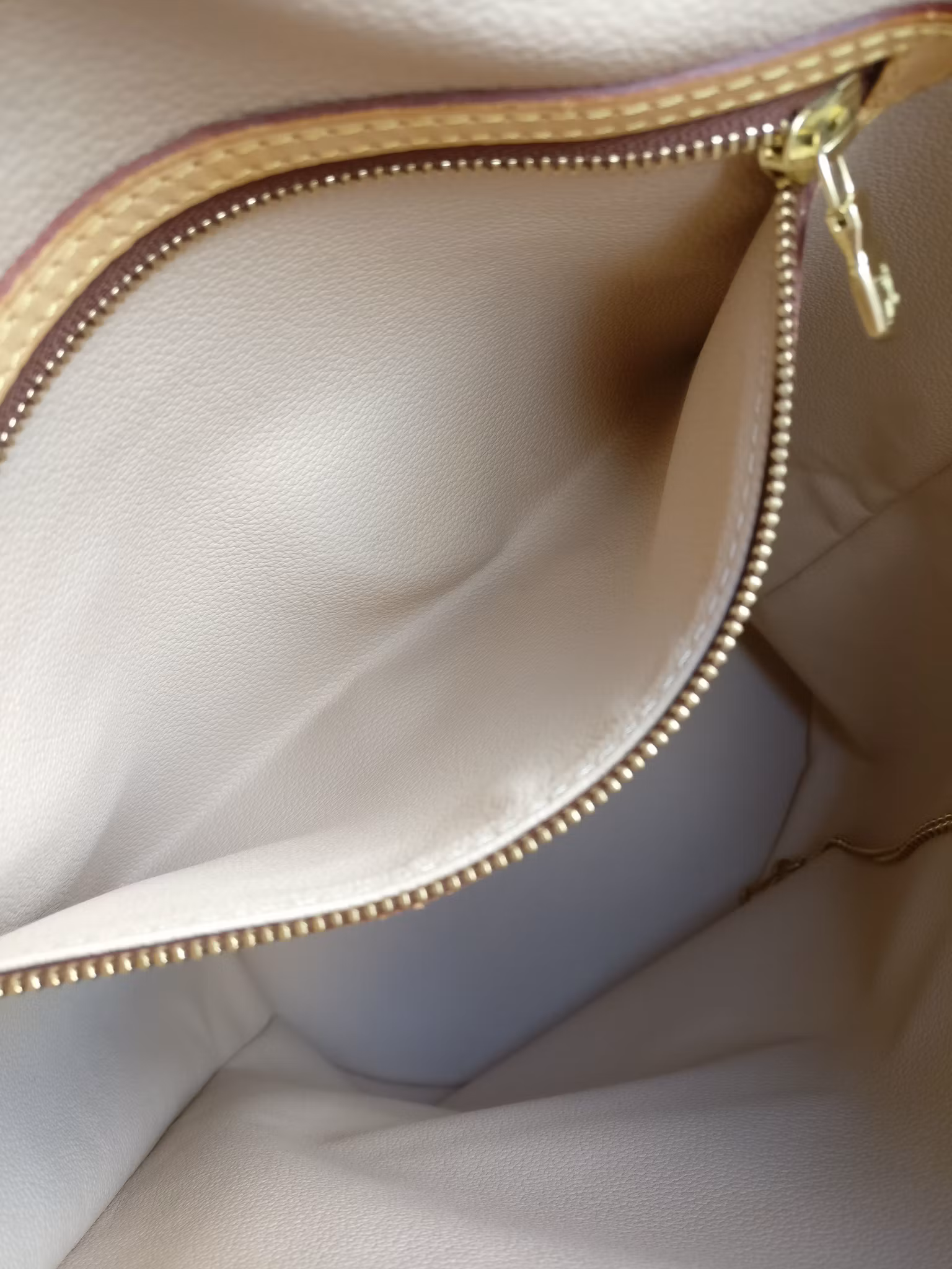 Louis Vuitton Bucket GM