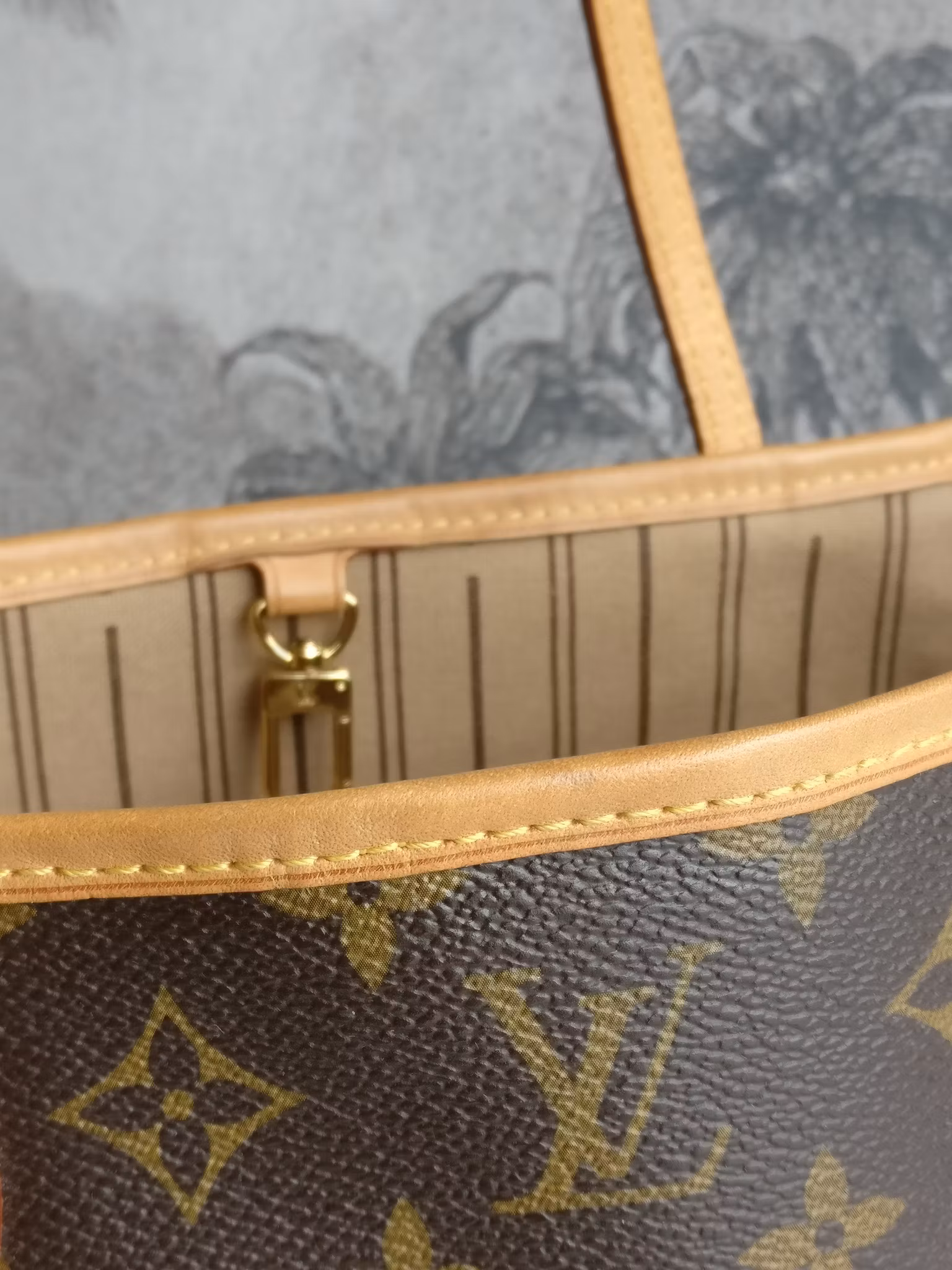 Louis Vuitton Neverfull PM