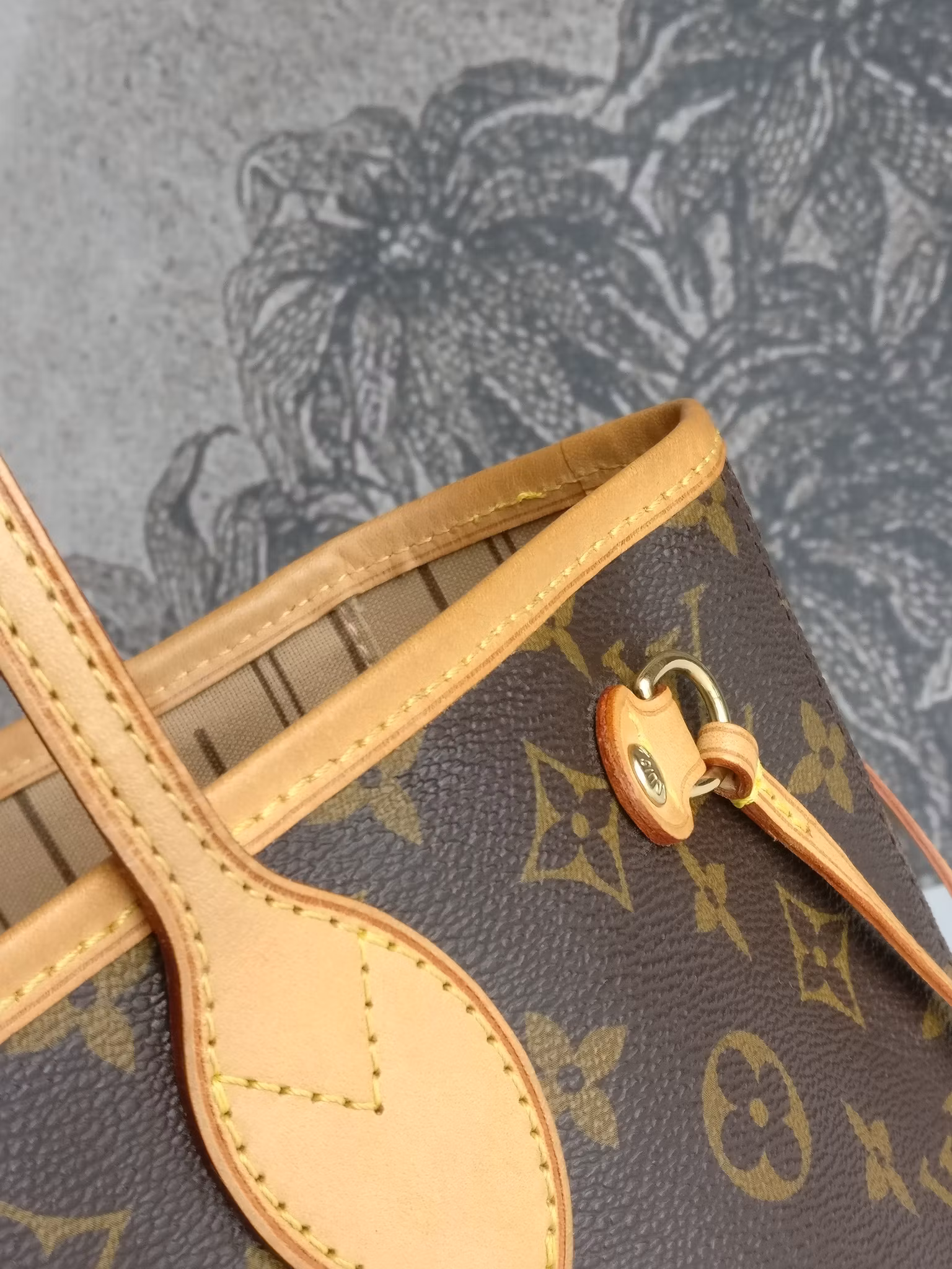 Louis Vuitton Neverfull PM