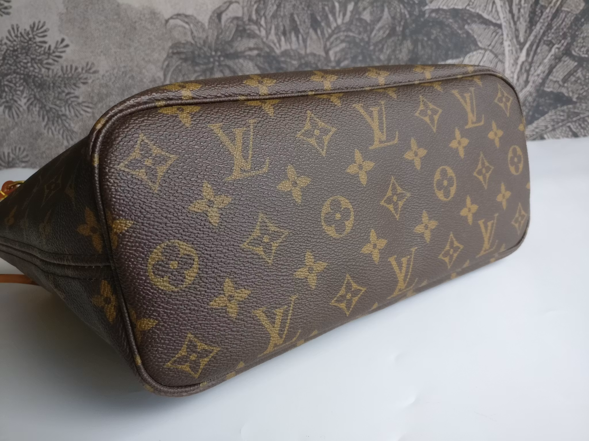 Louis Vuitton Neverfull PM