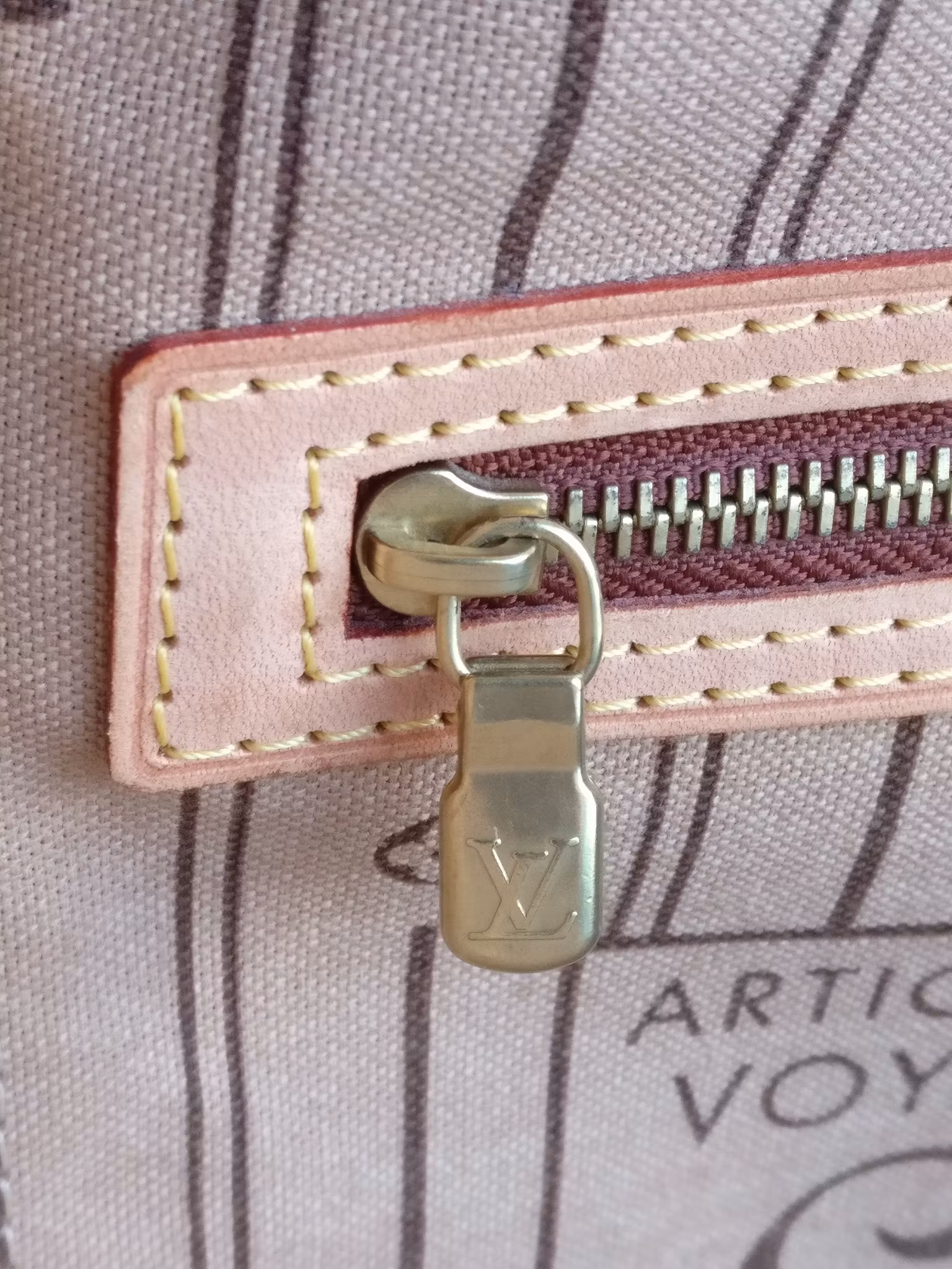 Louis Vuitton Neverfull PM