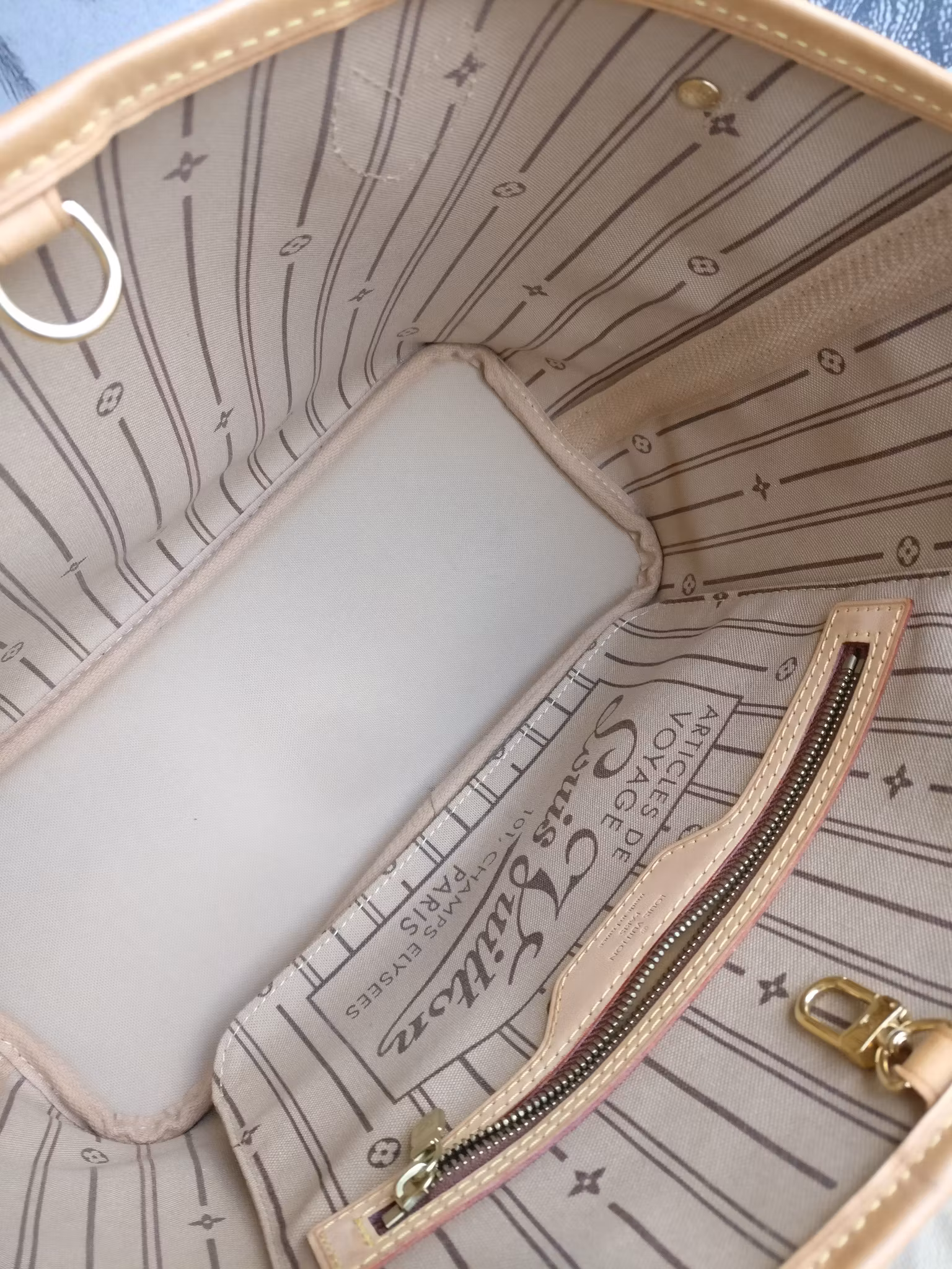 Louis Vuitton Neverfull PM