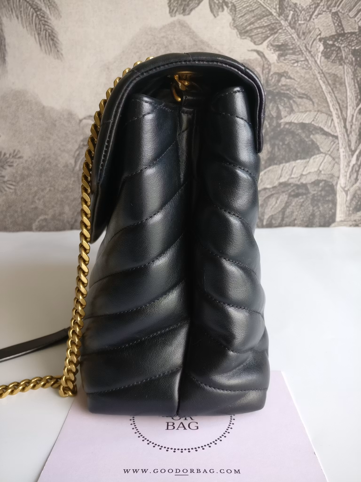 Saint Laurent LouLou Medium Y