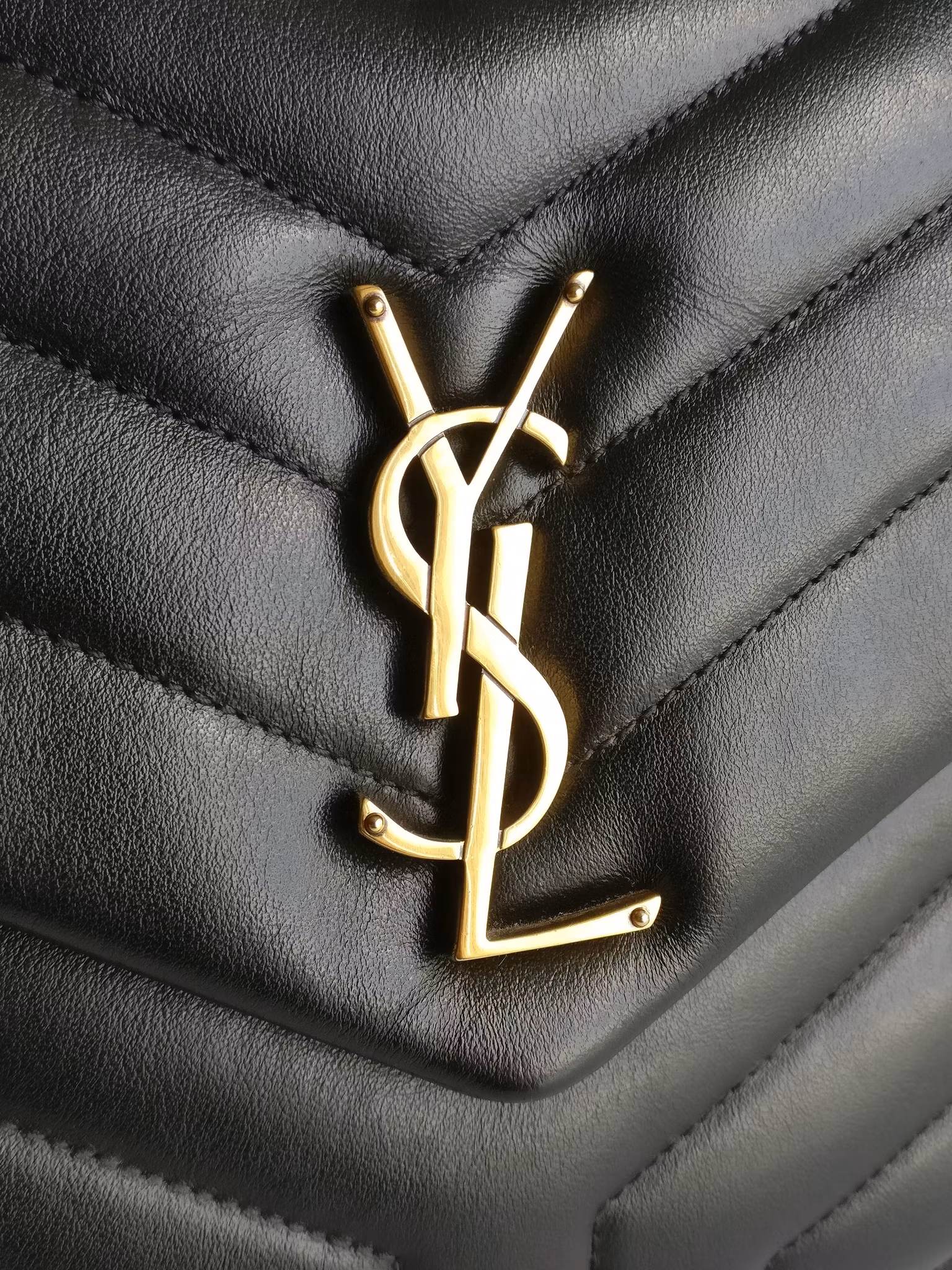 Saint Laurent LouLou Medium Y