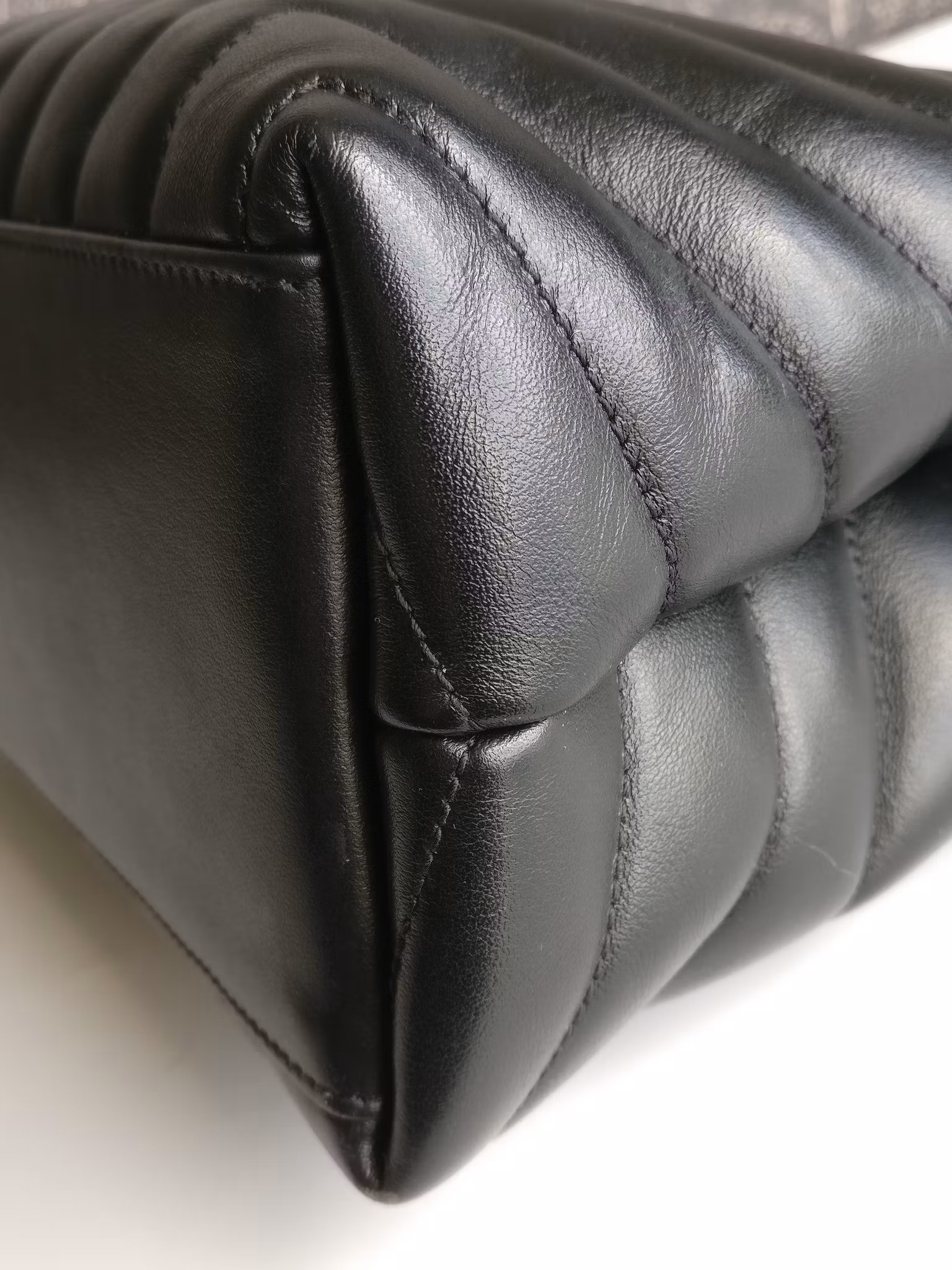 Saint Laurent LouLou Medium Y