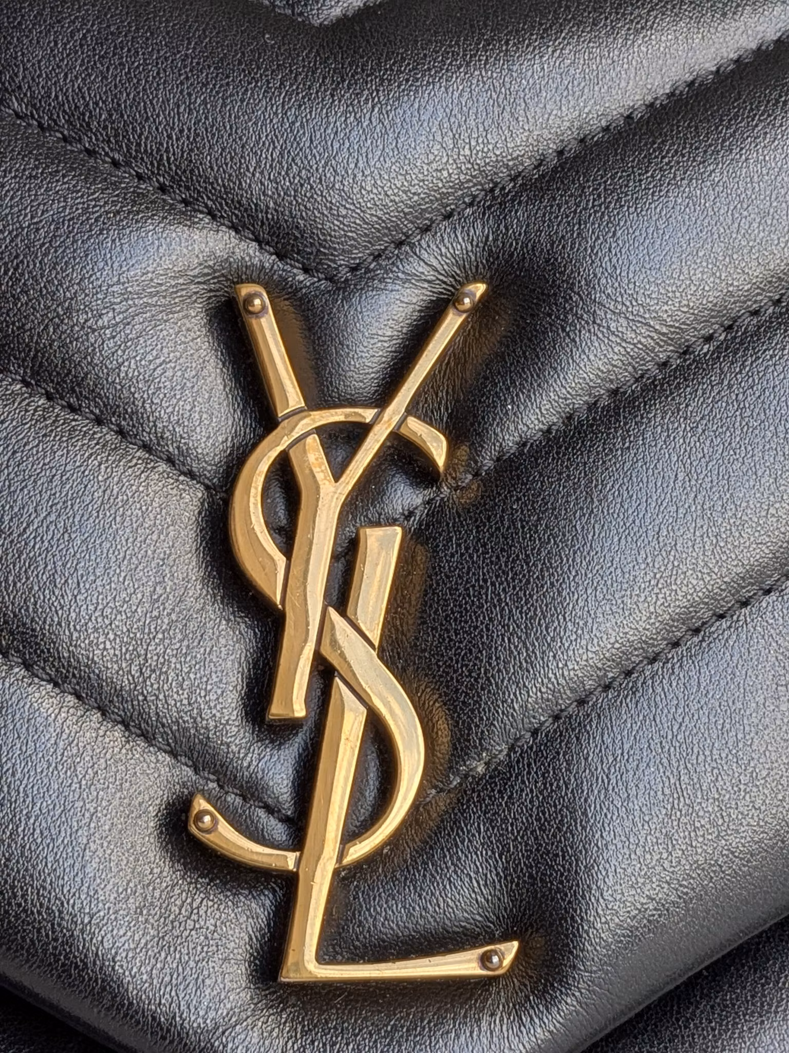 Saint Laurent LouLou Medium Y