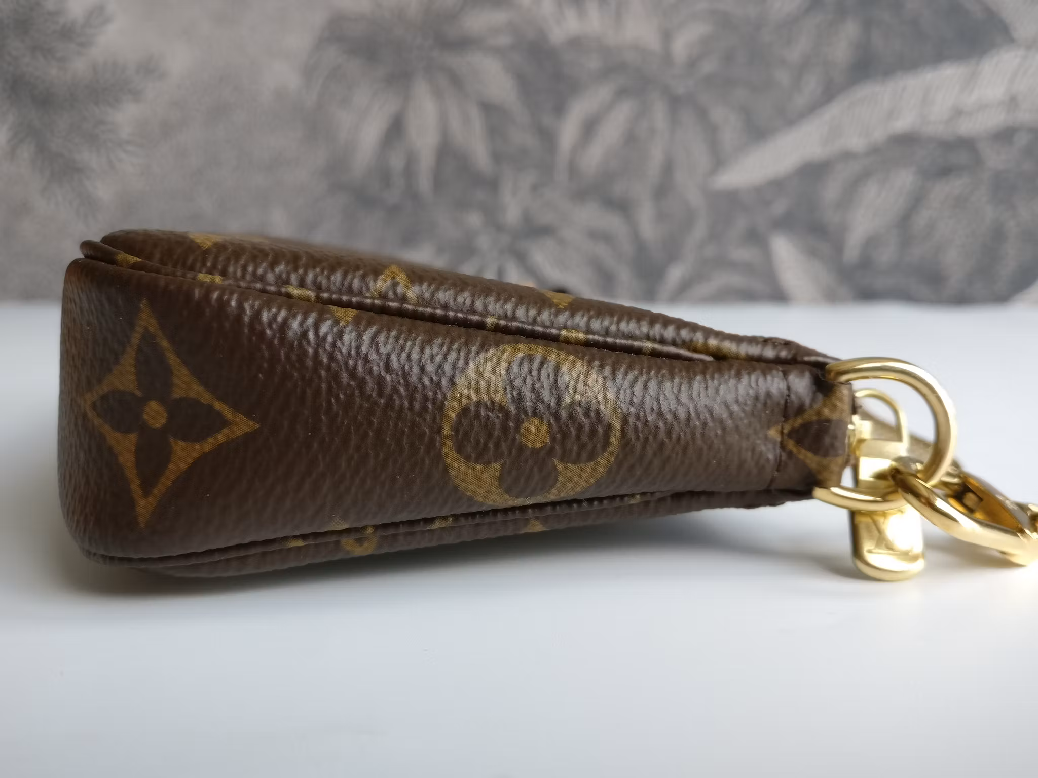 Louis Vuitton Mini Pochette Accessoires monogram