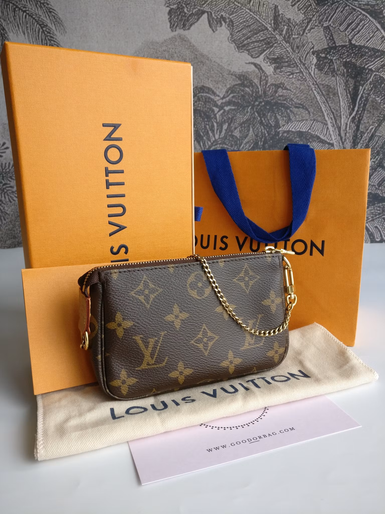 Louis Vuitton Mini Pochette Accessoires monogram