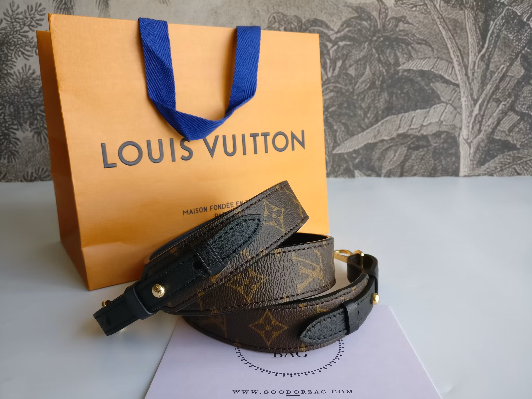Louis Vuitton Bandouliere XL shoulder strap