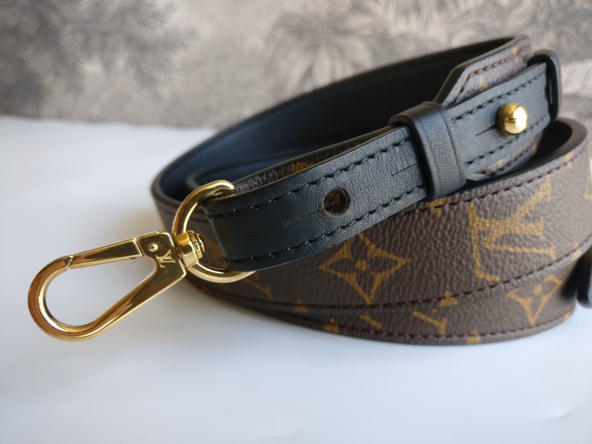 Louis Vuitton Bandouliere XL shoulder strap