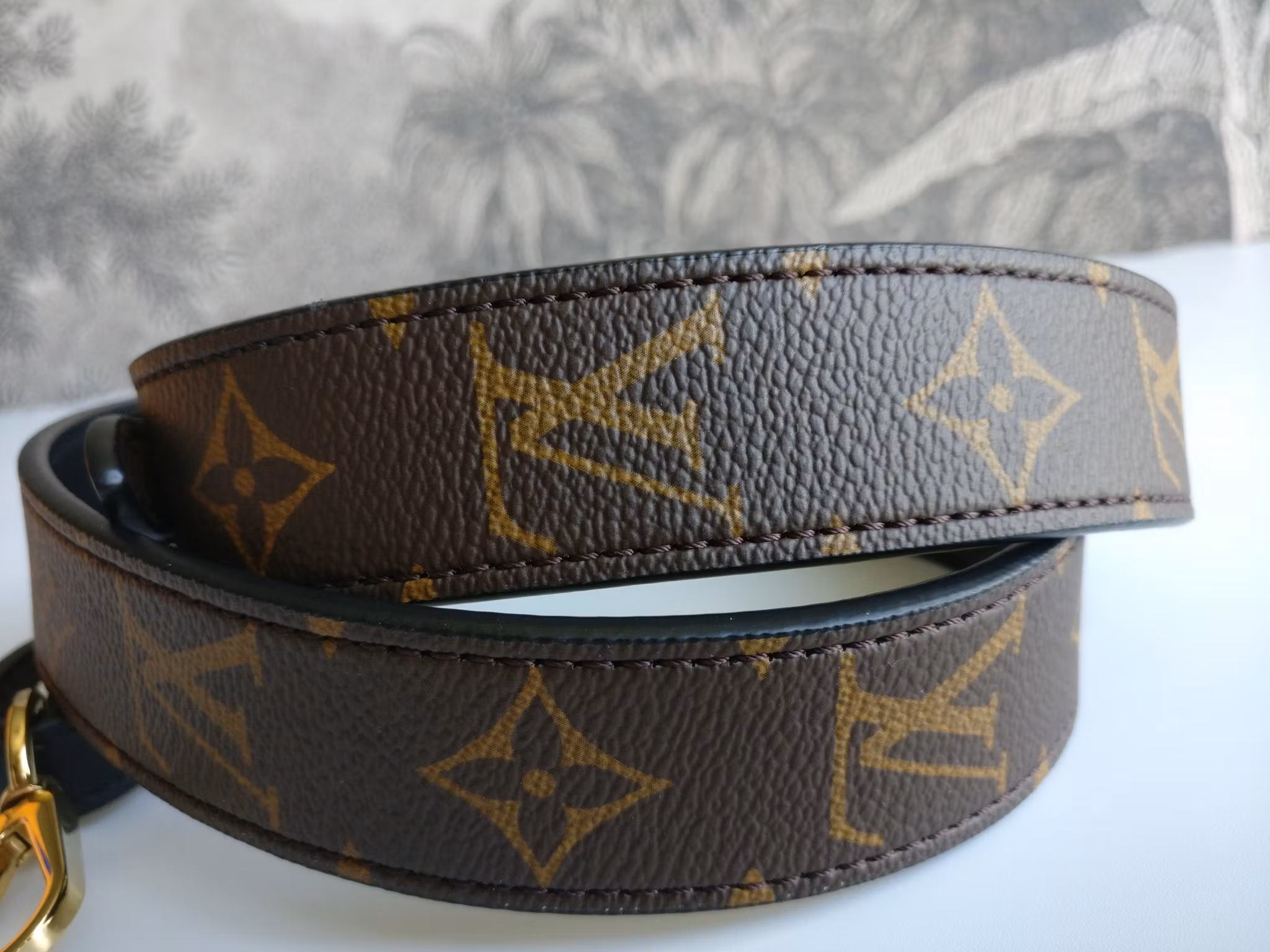 Louis Vuitton Bandouliere XL shoulder strap
