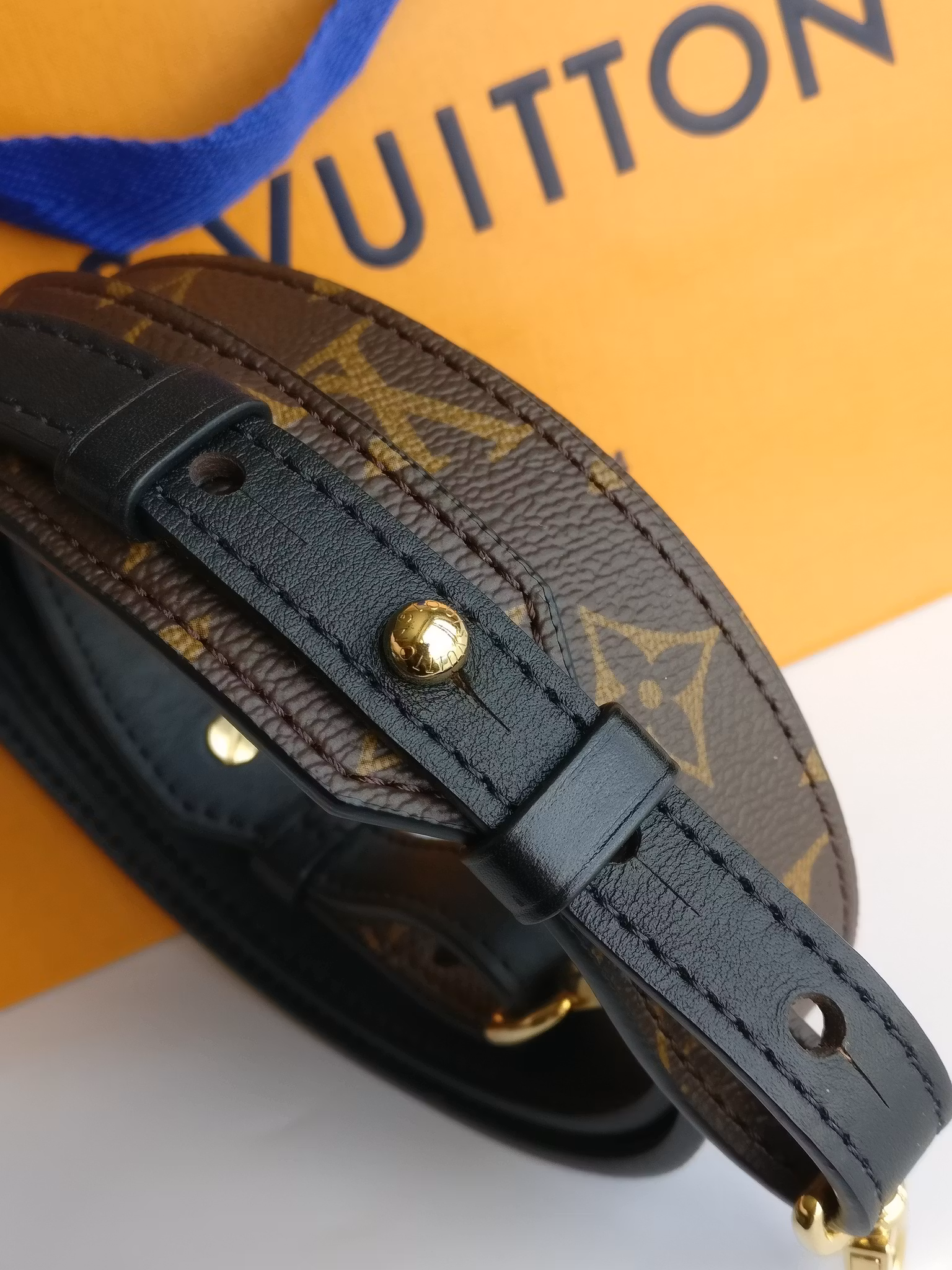 Louis Vuitton Bandouliere XL shoulder strap