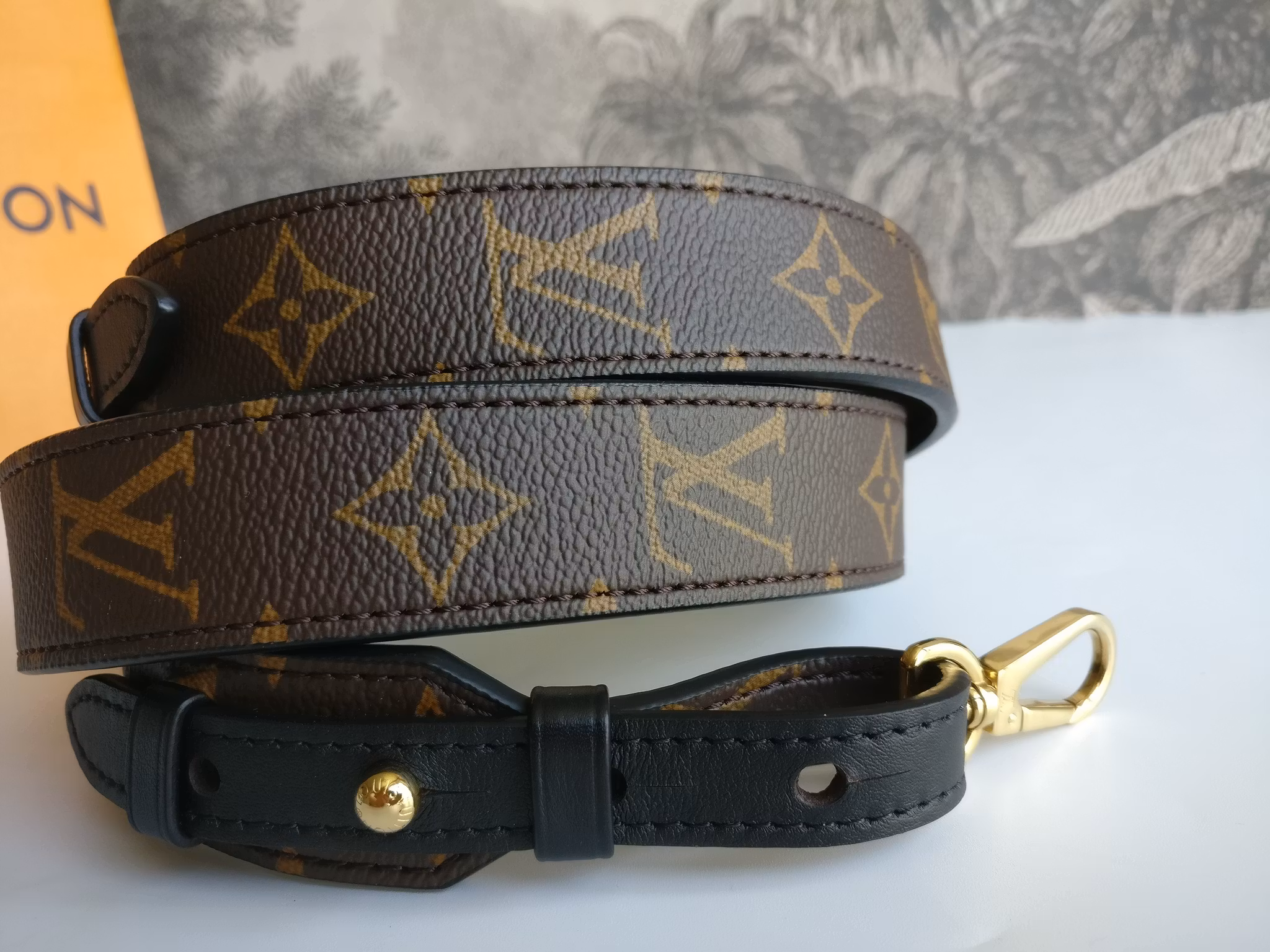 Louis Vuitton Bandouliere XL shoulder strap