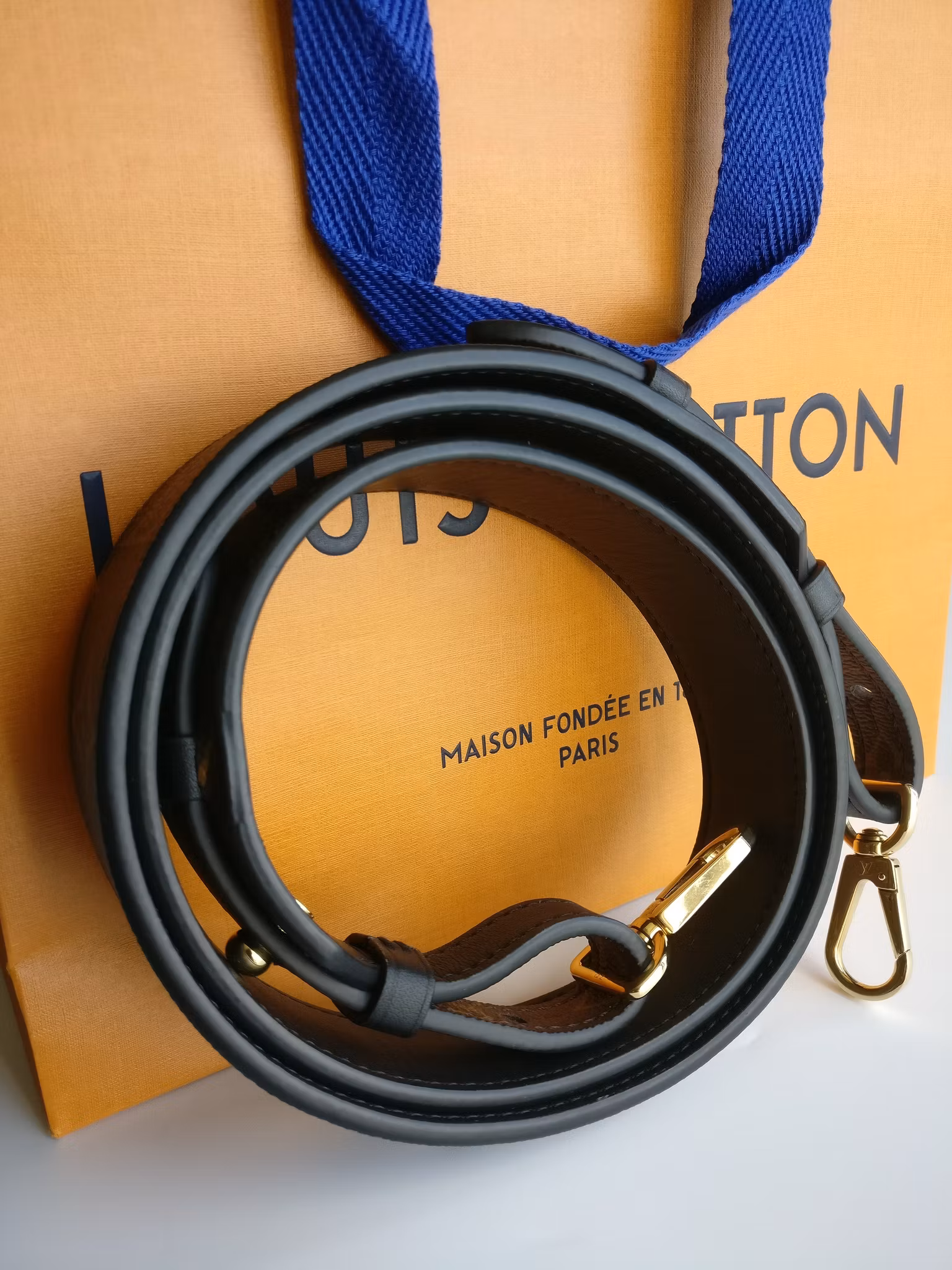 Louis Vuitton Bandouliere XL shoulder strap