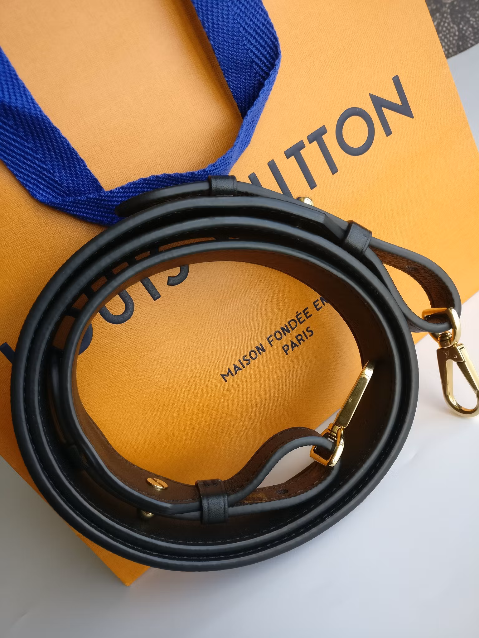 Louis Vuitton Bandouliere XL shoulder strap