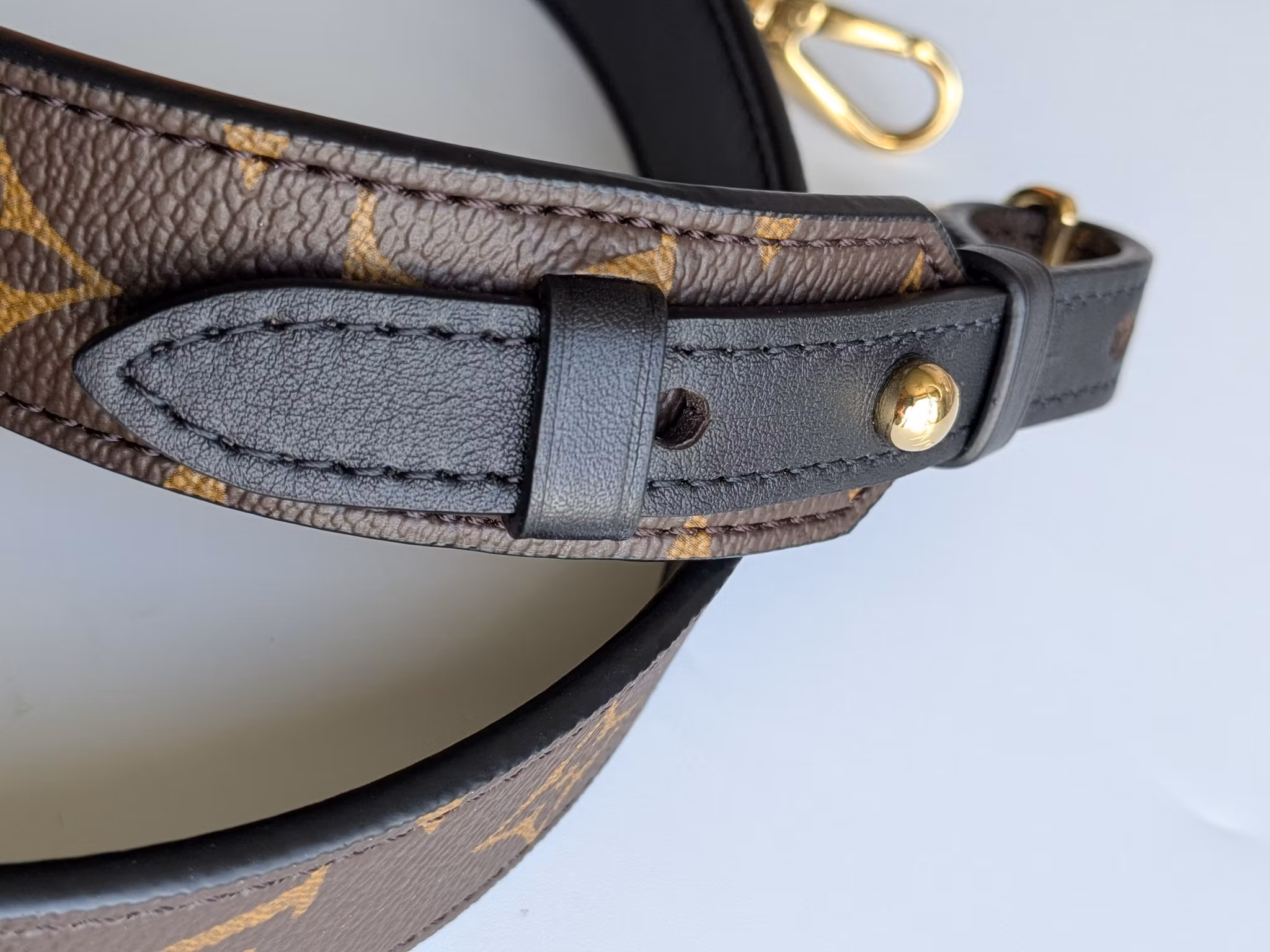 Louis Vuitton Bandouliere XL shoulder strap