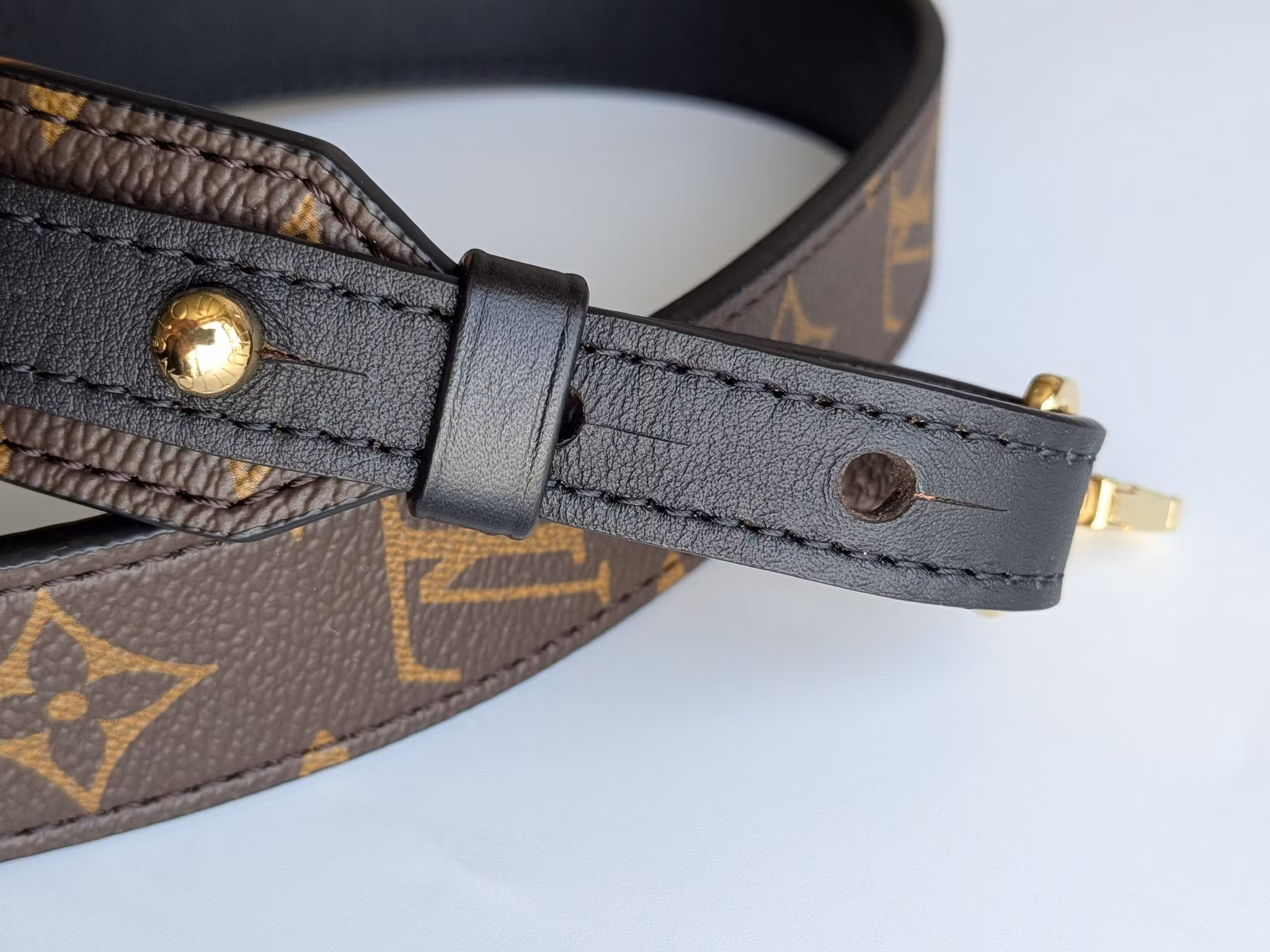 Louis Vuitton Bandouliere XL shoulder strap