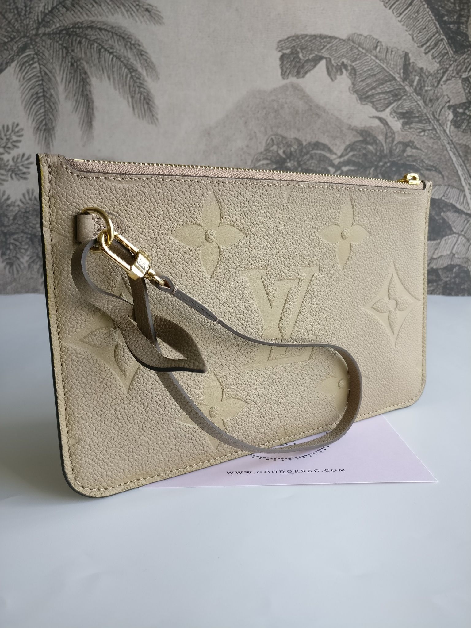 Louis Vuitton Neverfull pochette empreinte Dune